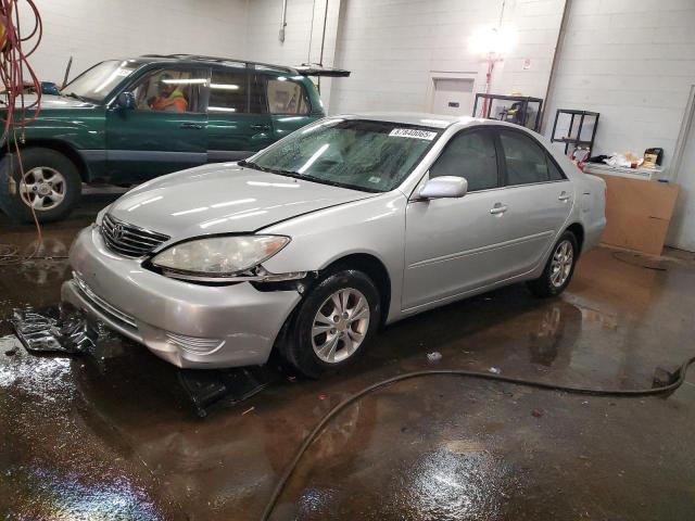 TOYOTA CAMRY LE 2005 4t1bf30k15u110934