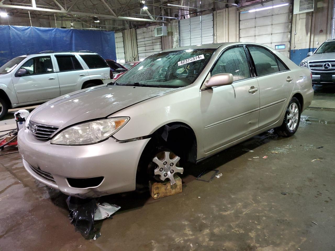 TOYOTA CAMRY 2005 4t1bf30k25u085493