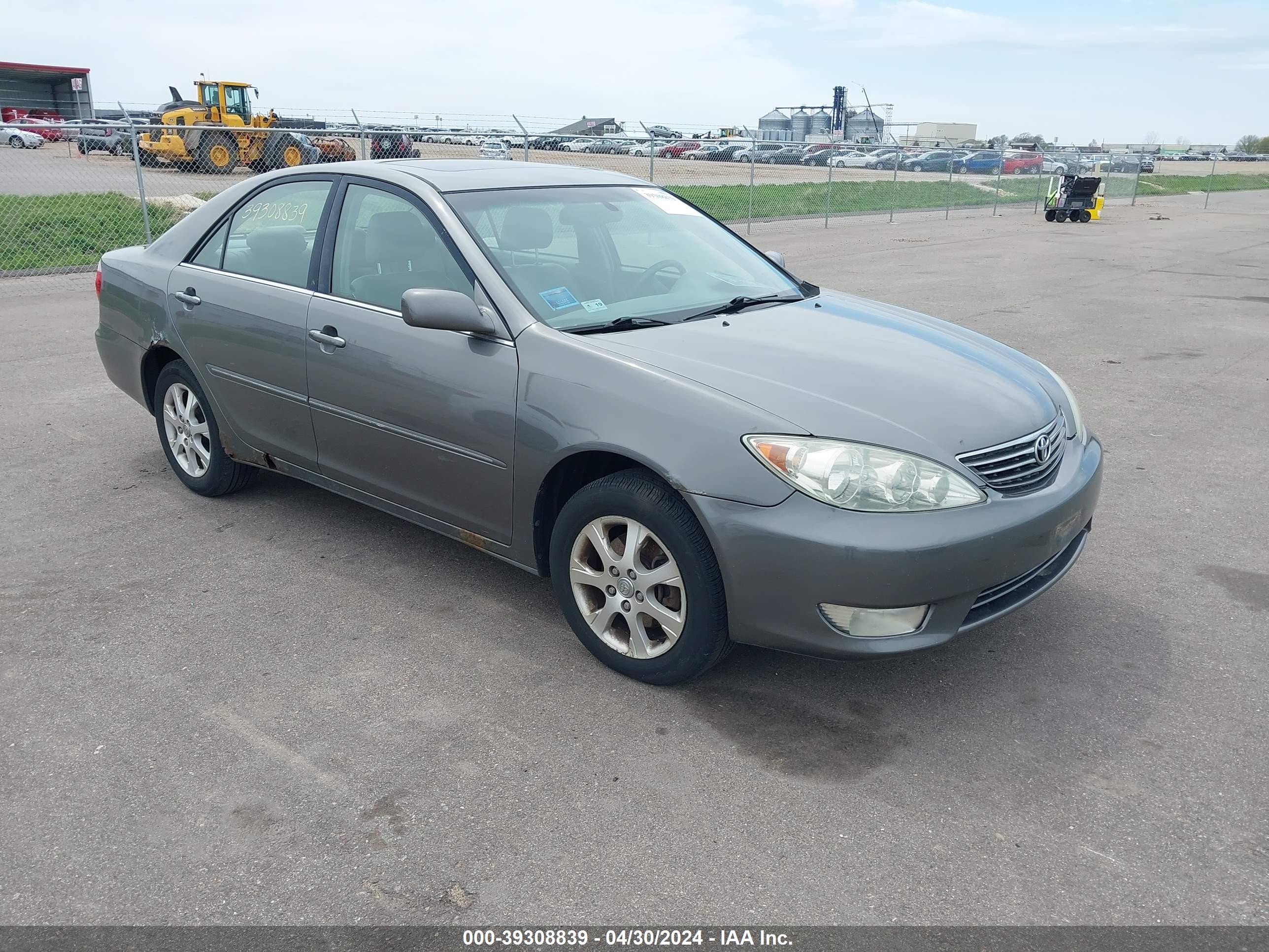 TOYOTA CAMRY 2005 4t1bf30k25u621049