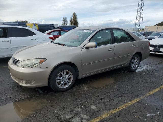 TOYOTA CAMRY LE 2005 4t1bf30k45u613597