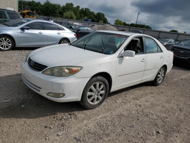 TOYOTA CAMRY LE 2004 4t1bf30k54u078519