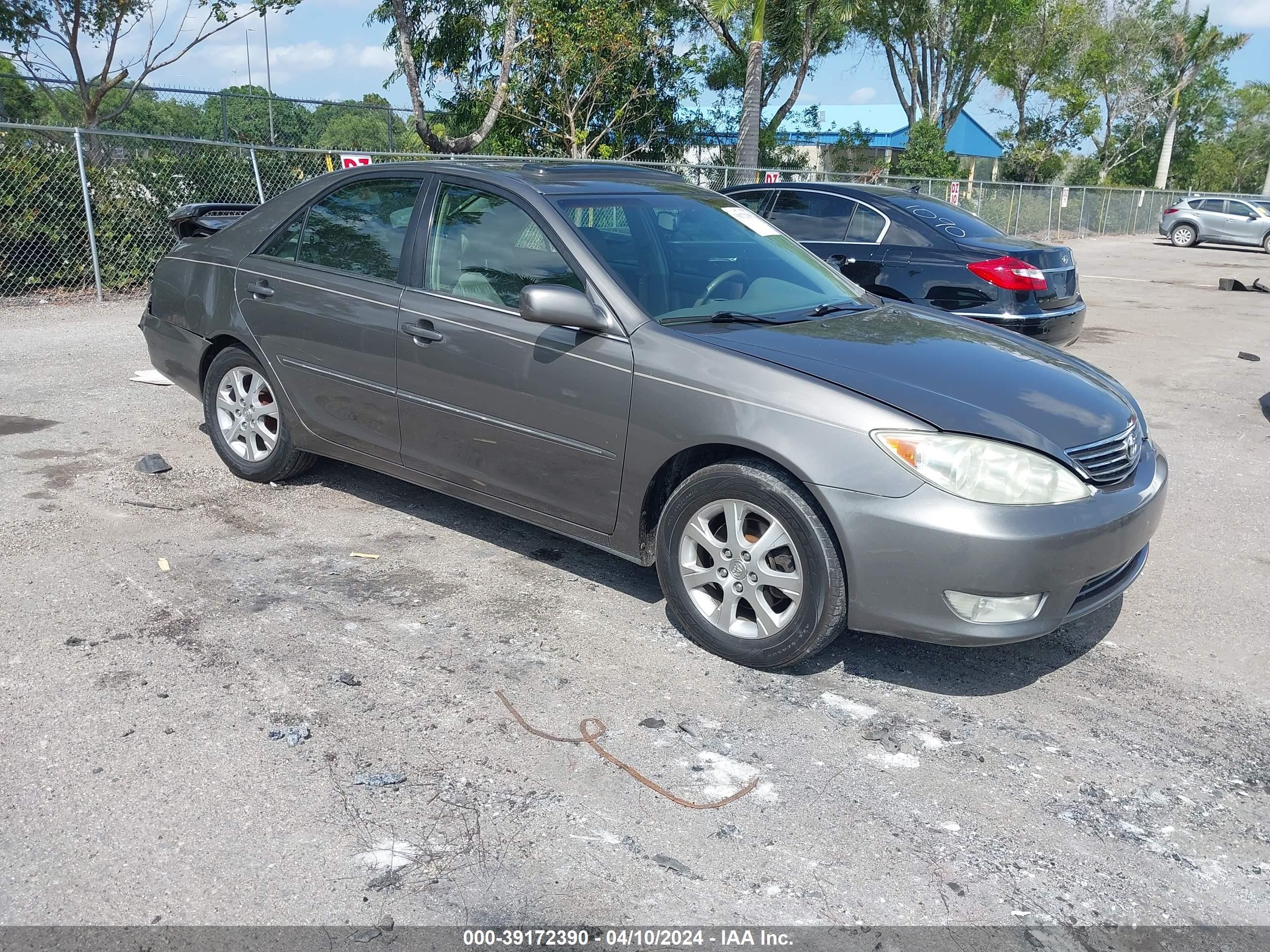 TOYOTA CAMRY 2005 4t1bf30k75u594978