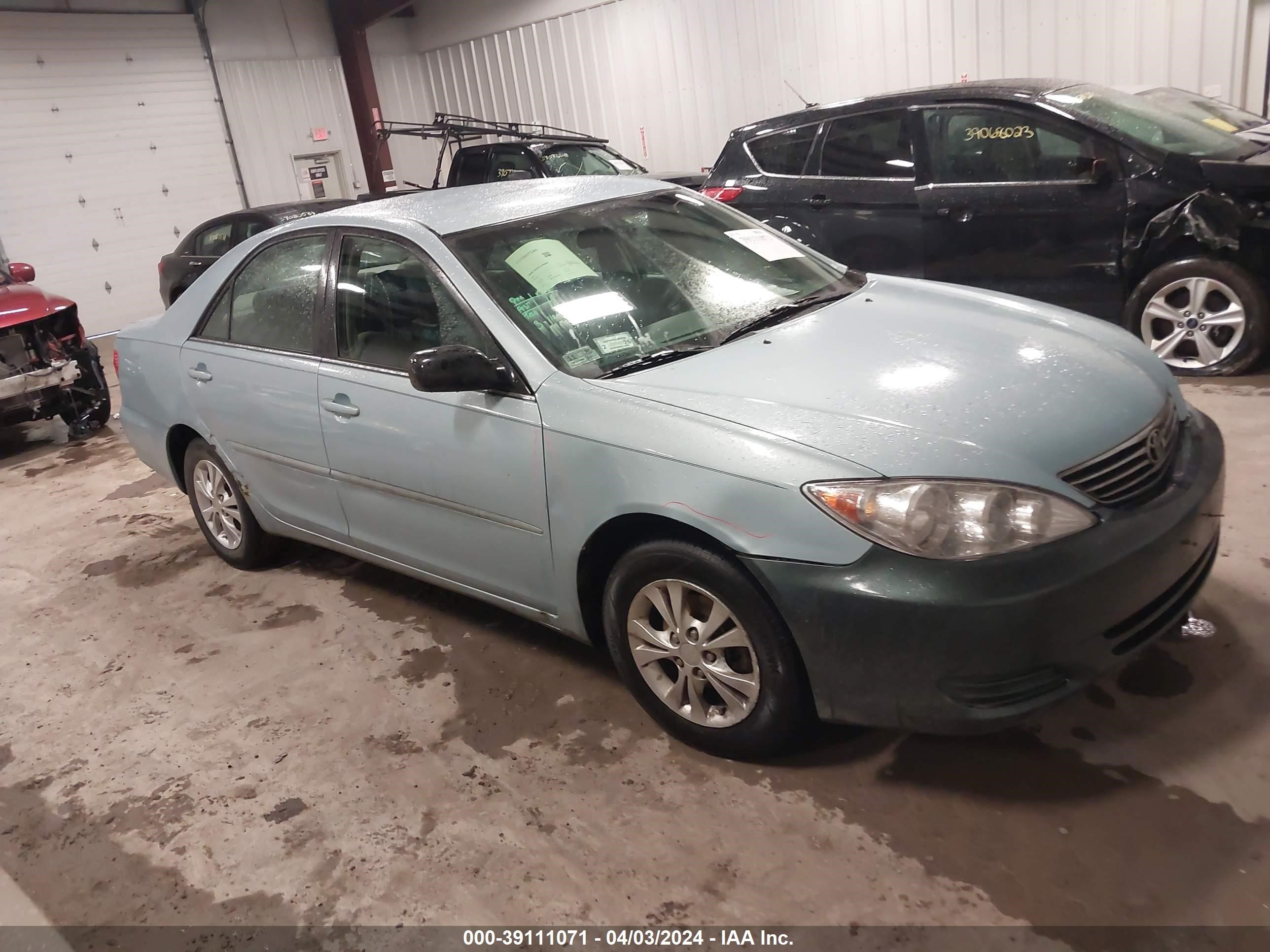 TOYOTA CAMRY 2005 4t1bf32k15u604157