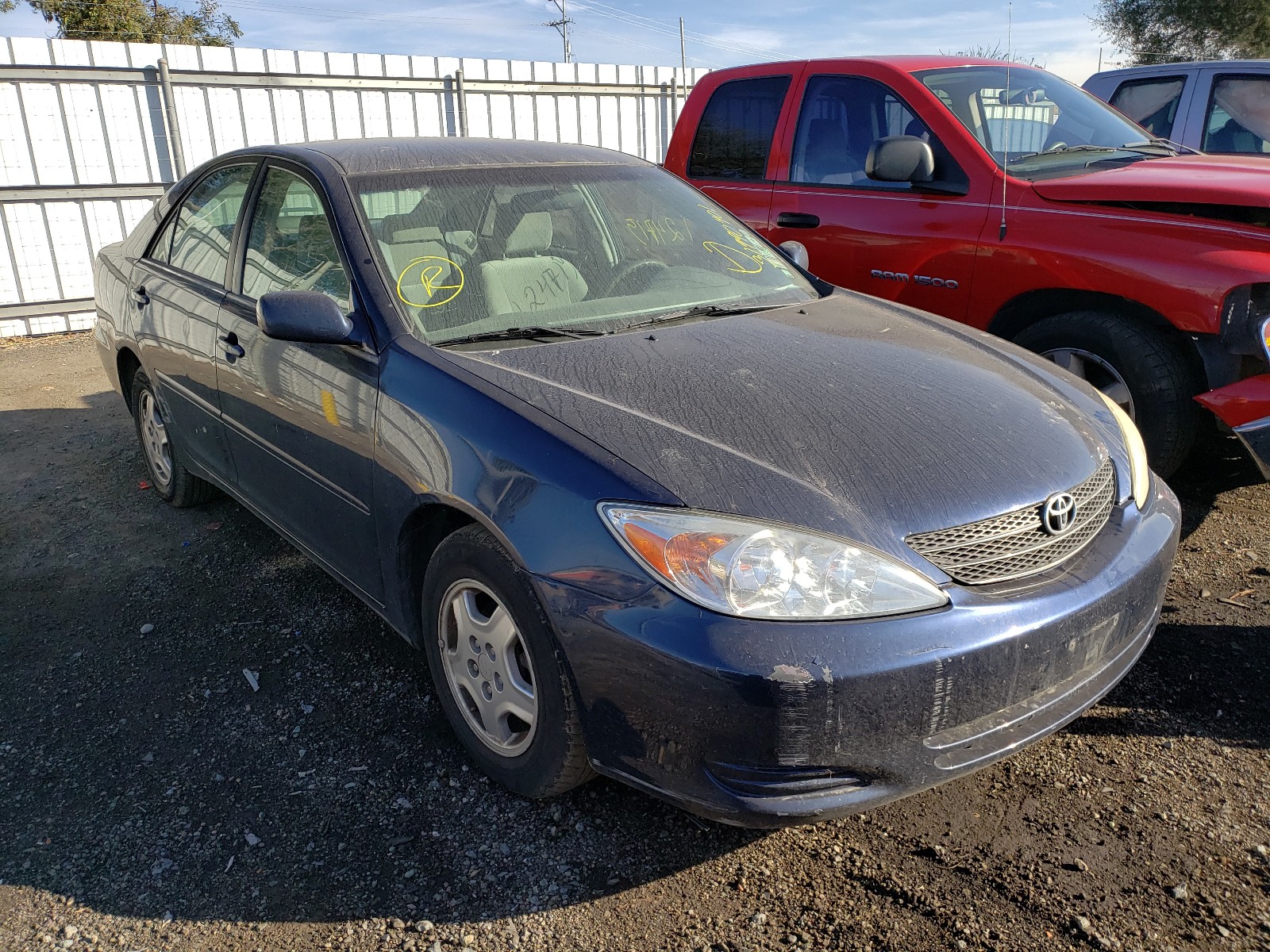 TOYOTA CAMRY LE 2003 4t1bf32k23u061026