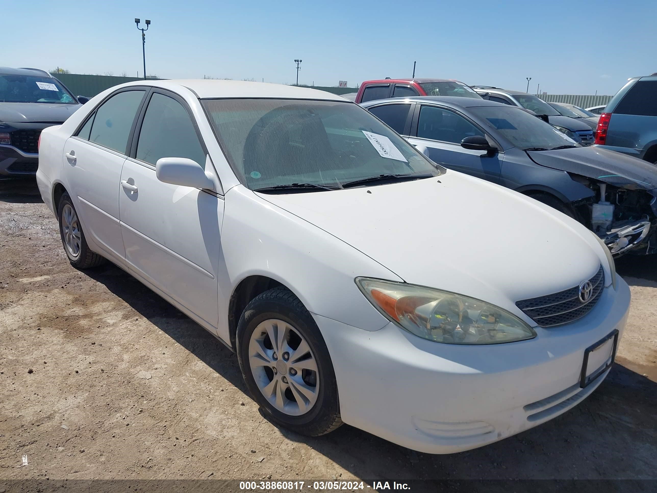 TOYOTA CAMRY LE 2004 4t1bf32k34u075678