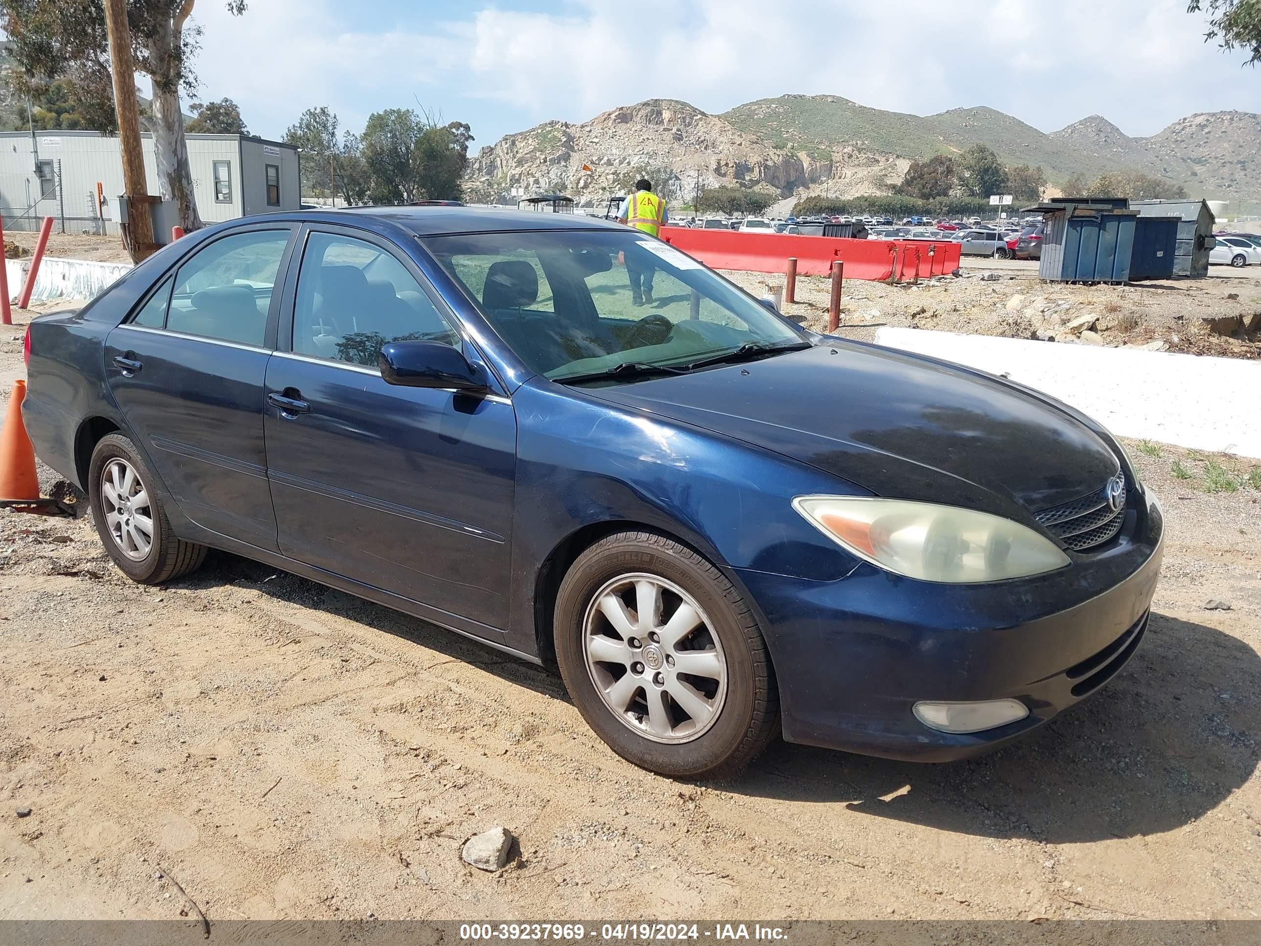 TOYOTA CAMRY 2004 4t1bf32k64u070684