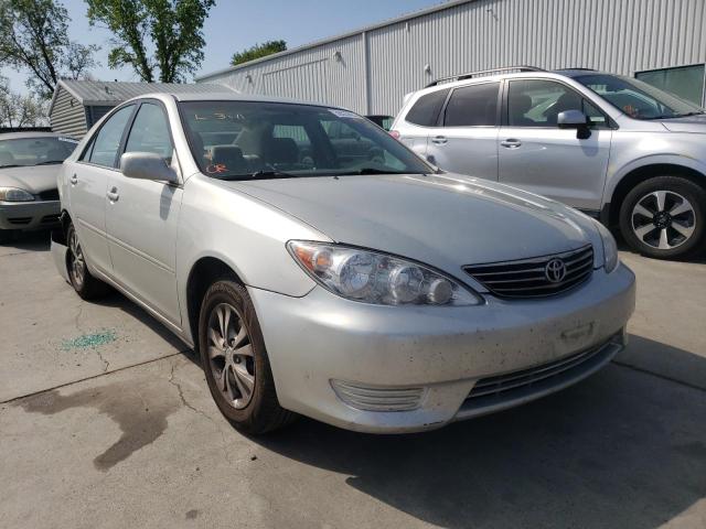 TOYOTA CAMRY LE 2005 4t1bf32k75u590135