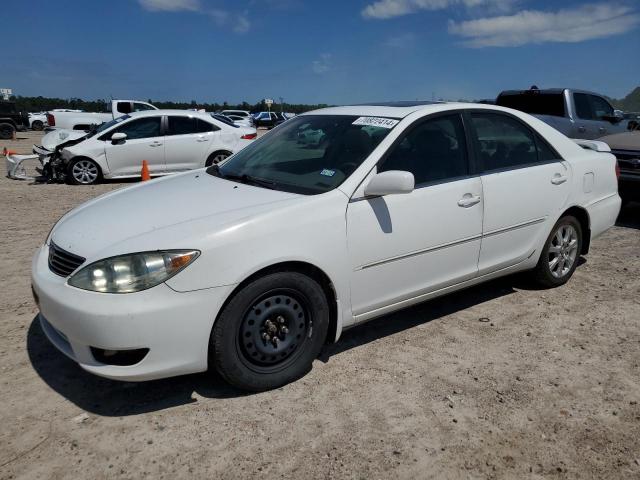 TOYOTA CAMRY LE 2005 4t1bf32k85u607184