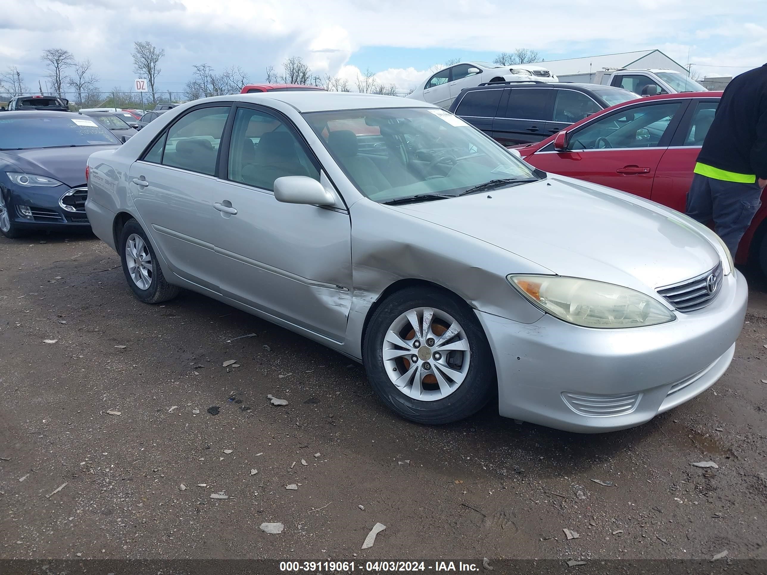 TOYOTA CAMRY 2005 4t1bf32k95u612958