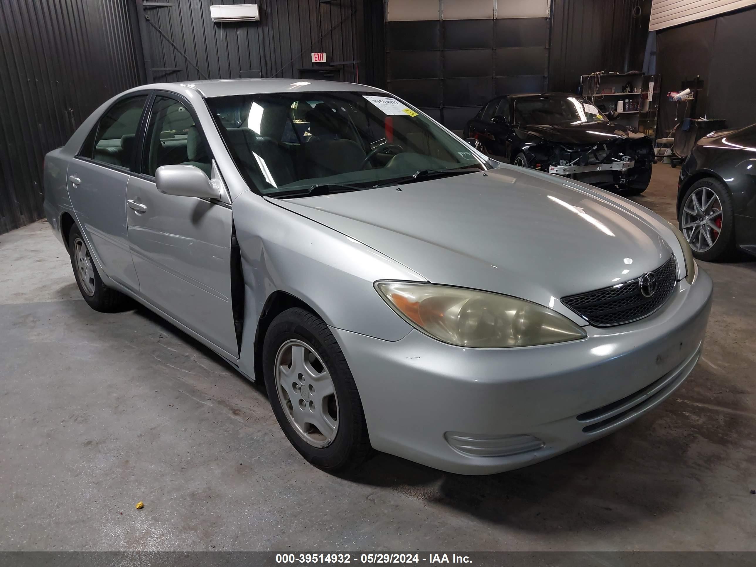 TOYOTA CAMRY 2002 4t1bf32kx2u540390