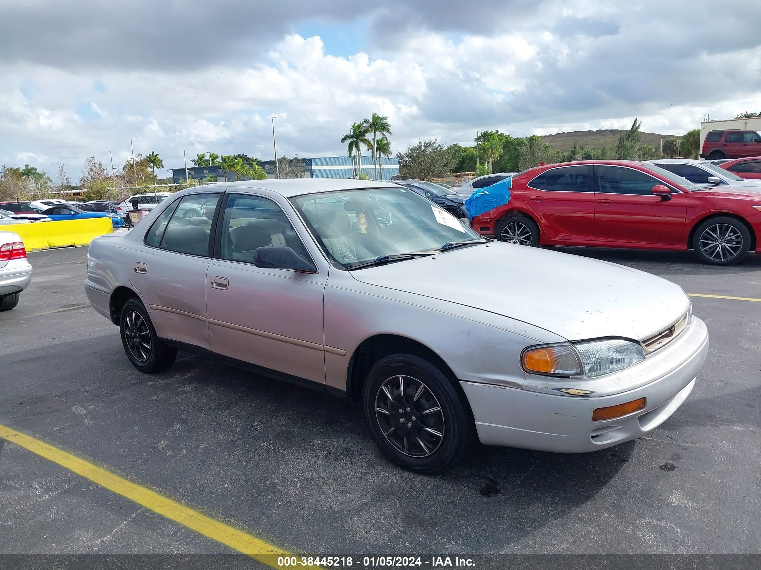 TOYOTA CAMRY 1996 4t1bg12k8tu657243