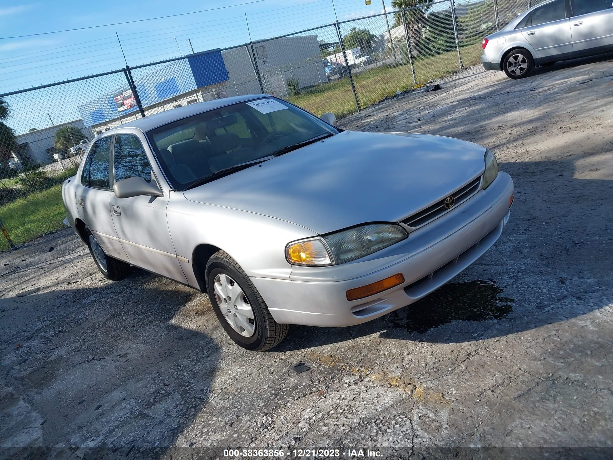 TOYOTA CAMRY 1996 4t1bg12k9tu774488