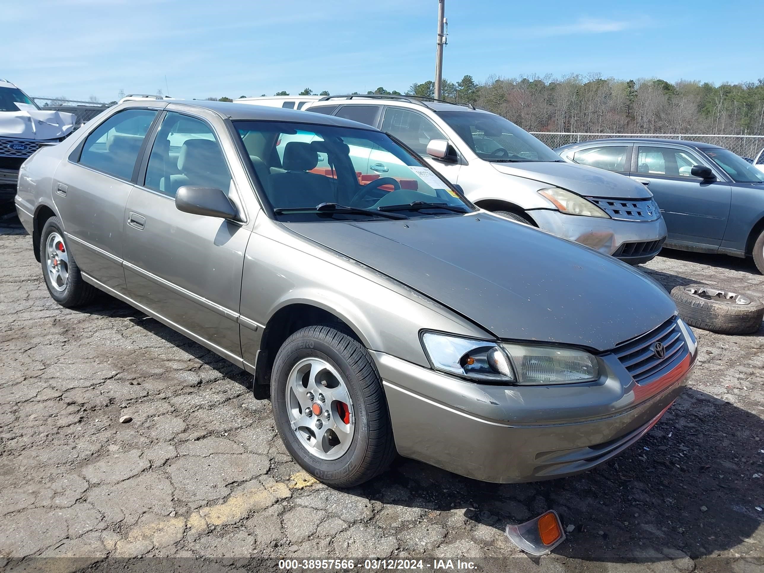 TOYOTA CAMRY 1998 4t1bg22k0wu289439