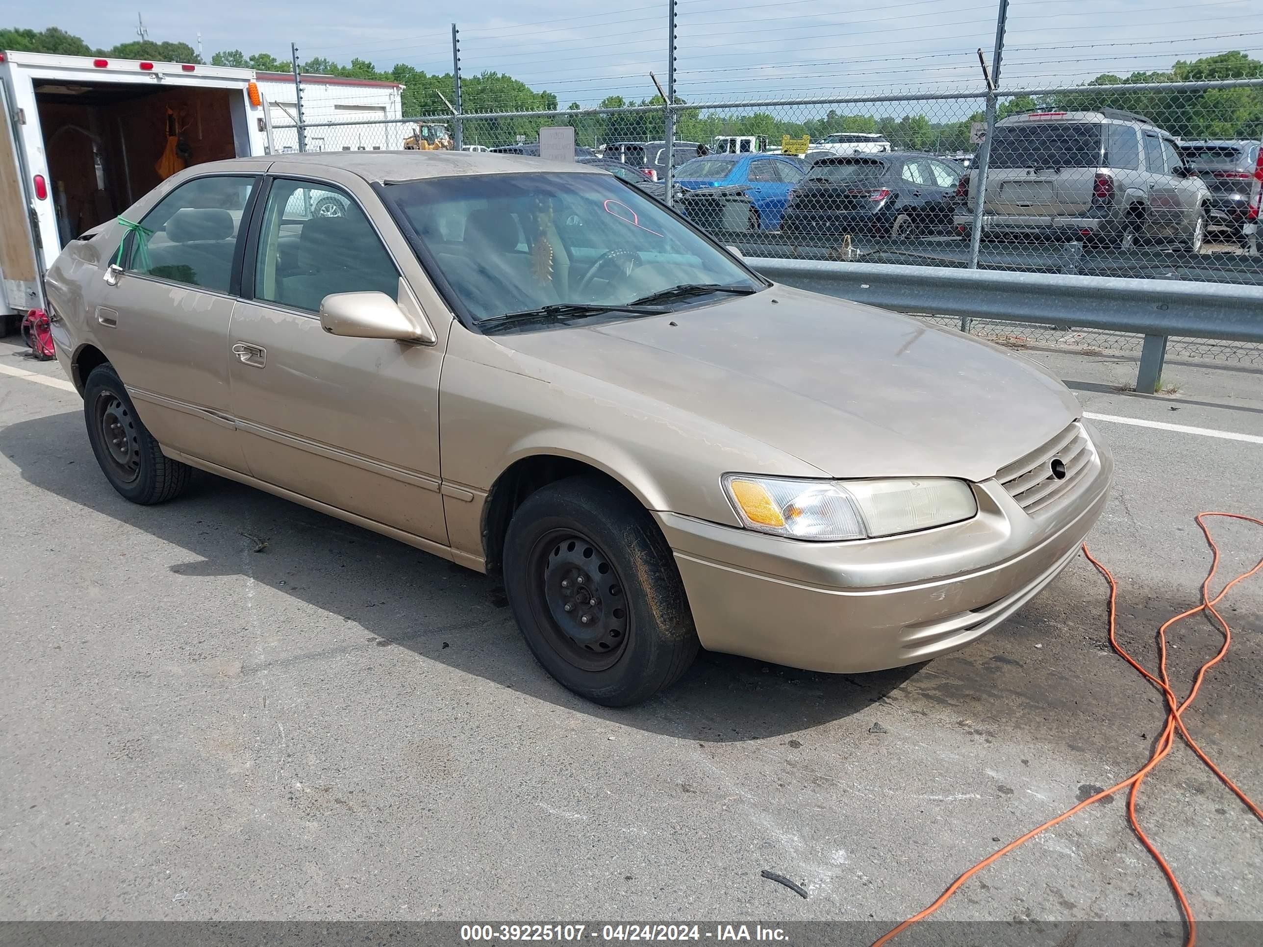 TOYOTA CAMRY 1999 4t1bg22k0xu402307