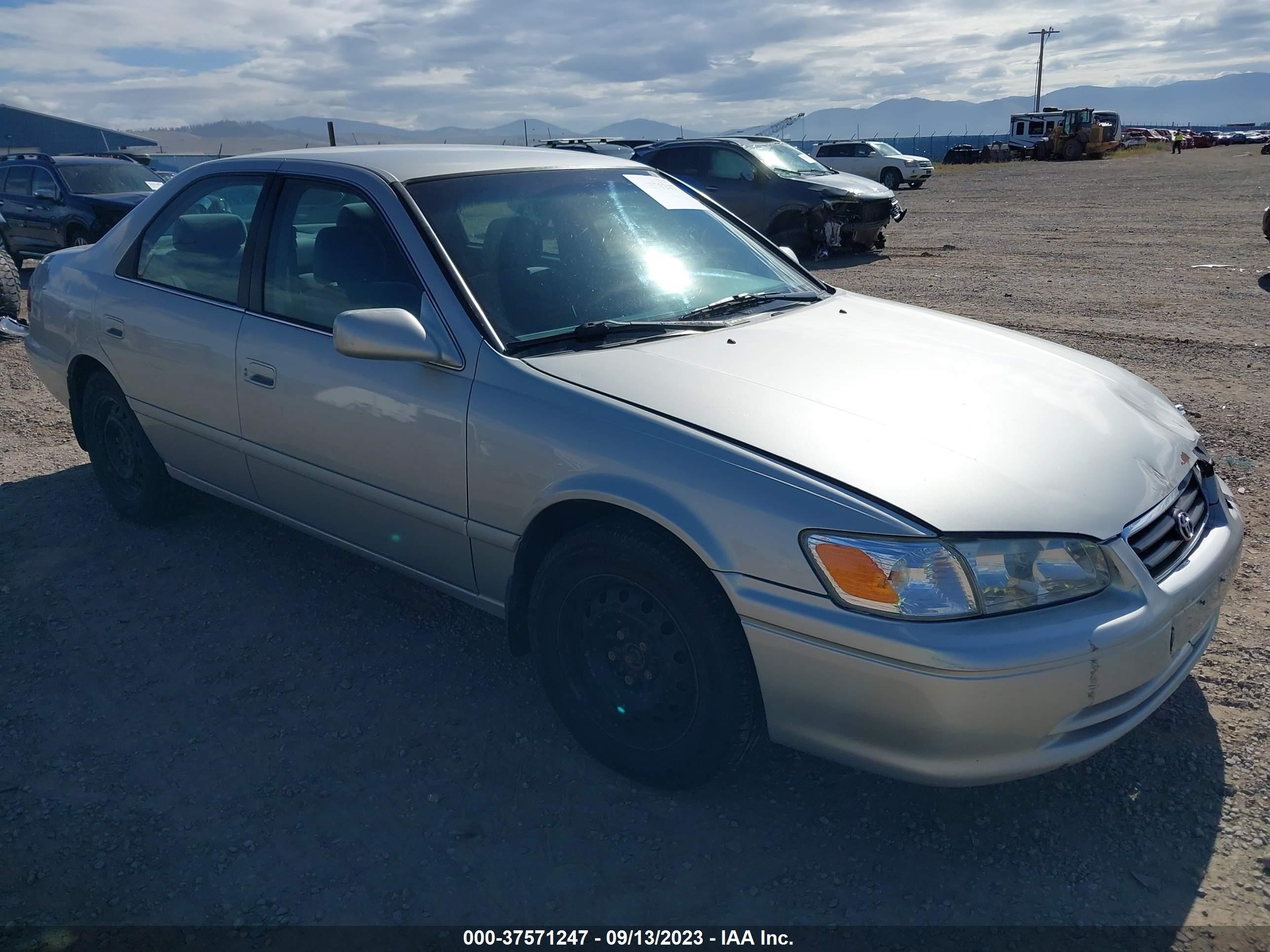 TOYOTA CAMRY 2001 4t1bg22k11u047610