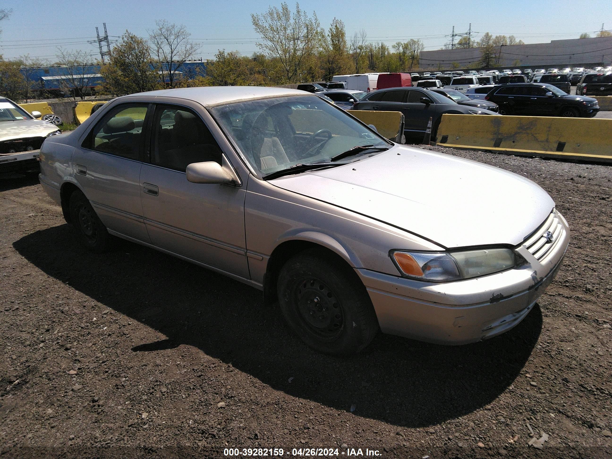 TOYOTA CAMRY 1998 4t1bg22k2wu195806