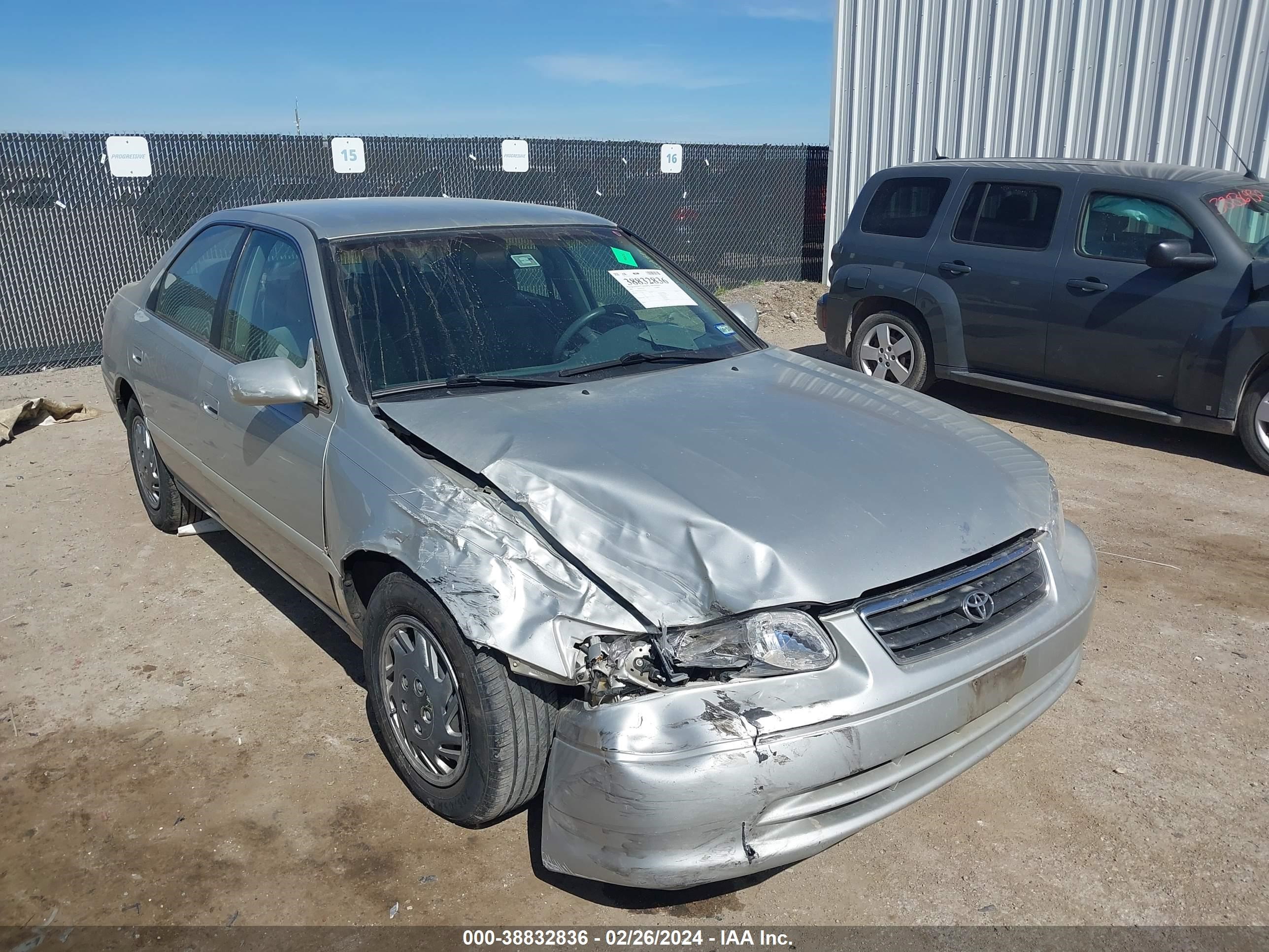 TOYOTA CAMRY 2001 4t1bg22k31u101666