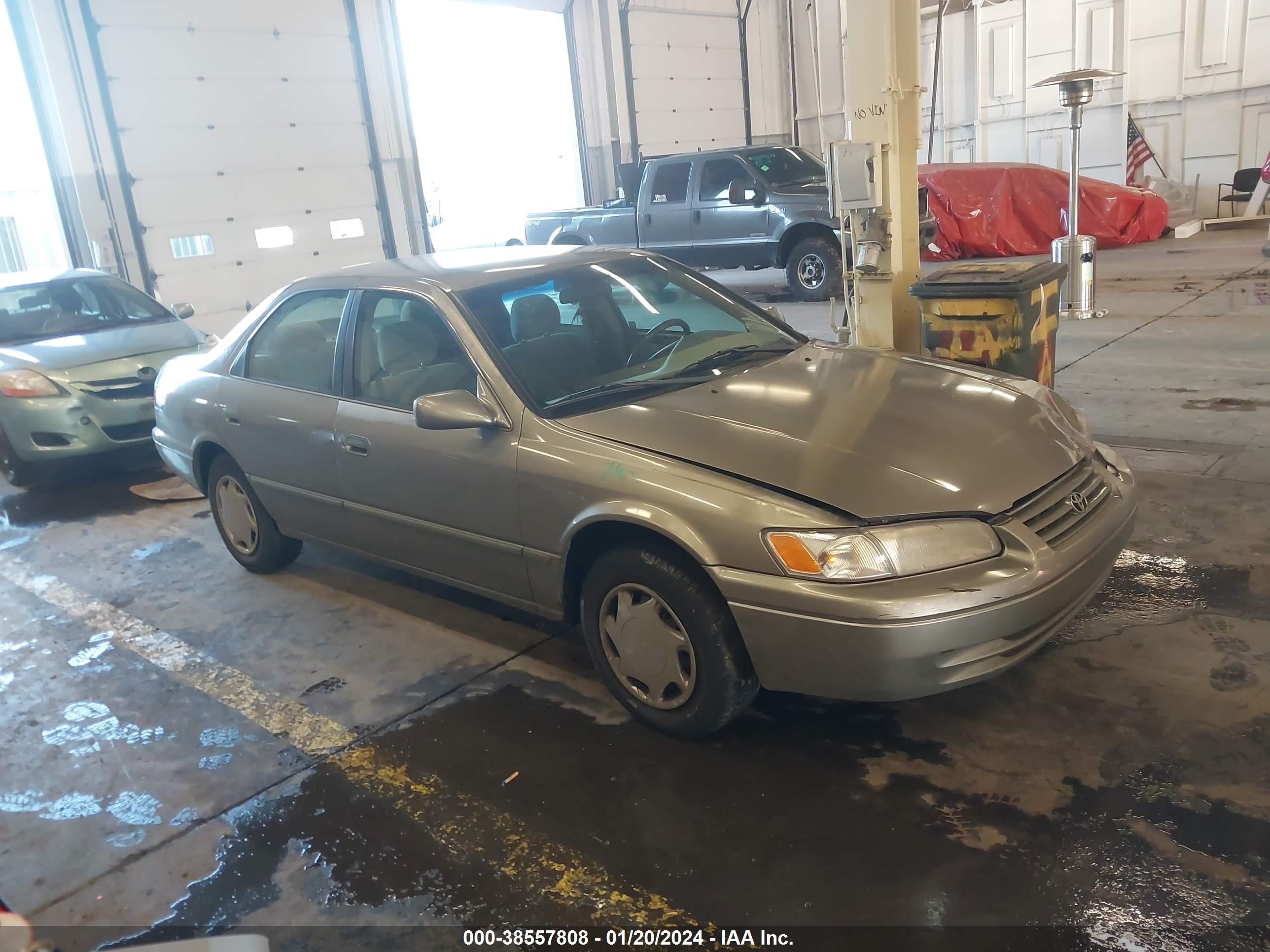 TOYOTA CAMRY 1999 4t1bg22k3xu552475