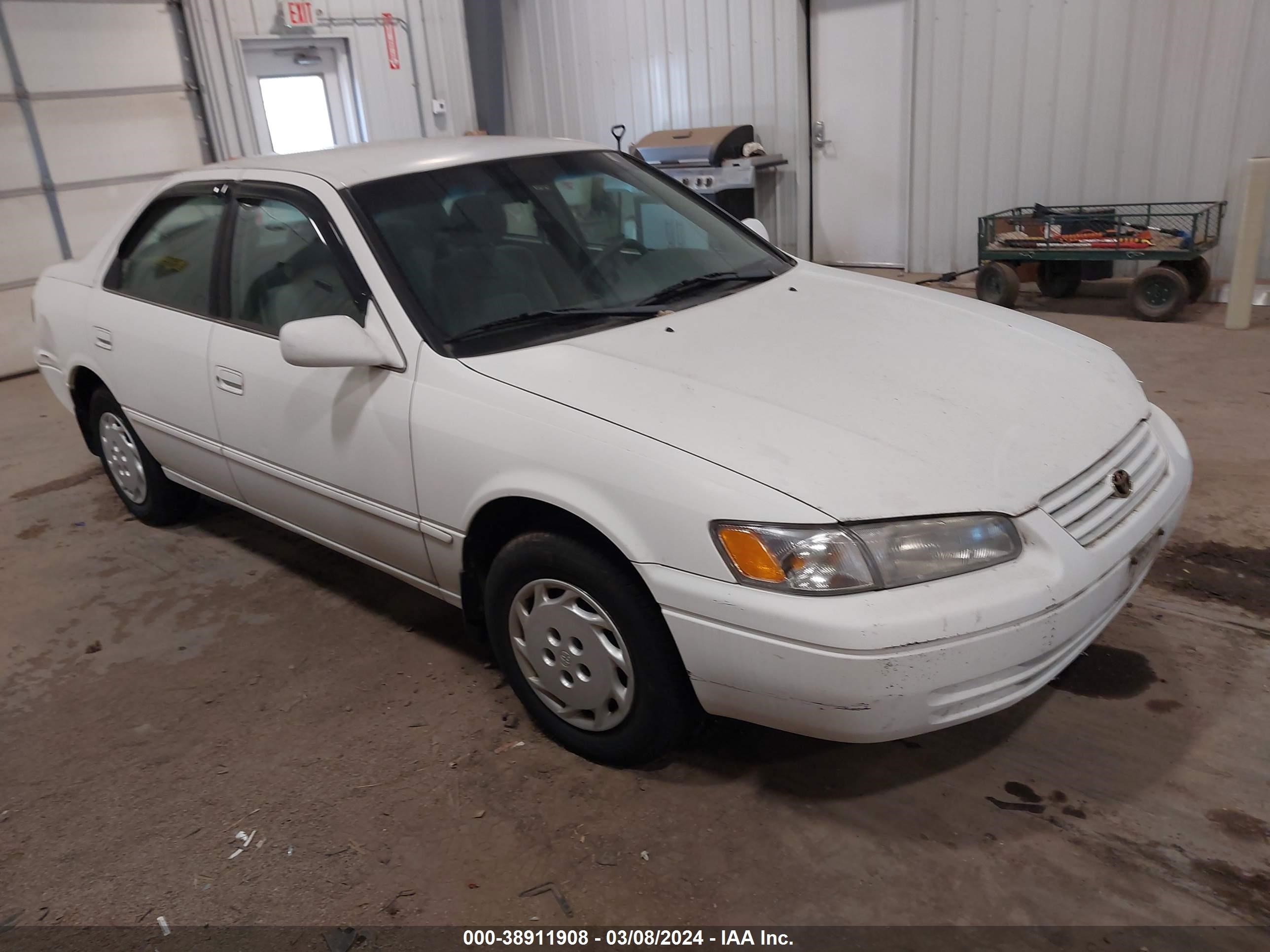 TOYOTA CAMRY 1997 4t1bg22k4vu076606