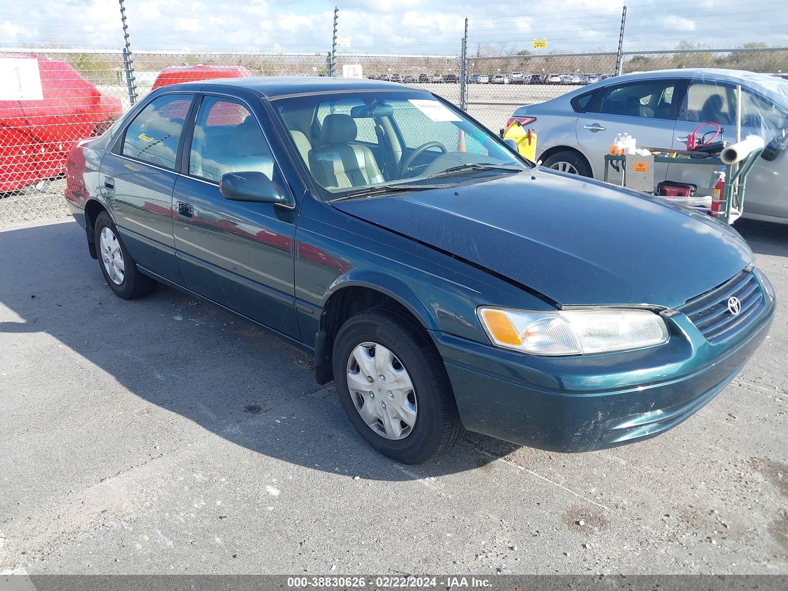 TOYOTA CAMRY 1998 4t1bg22k4wu205283