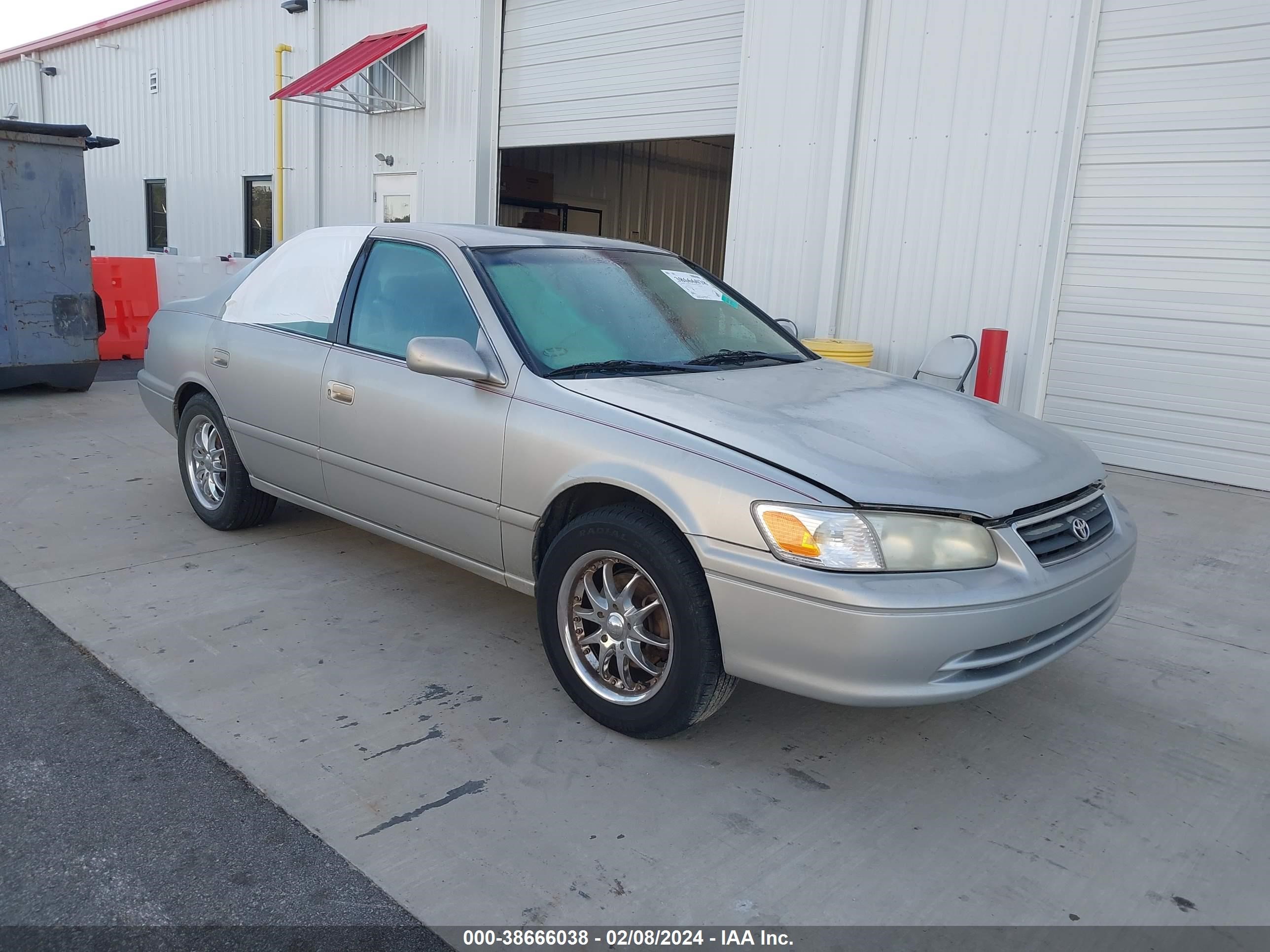 TOYOTA CAMRY 2001 4t1bg22k51u097314