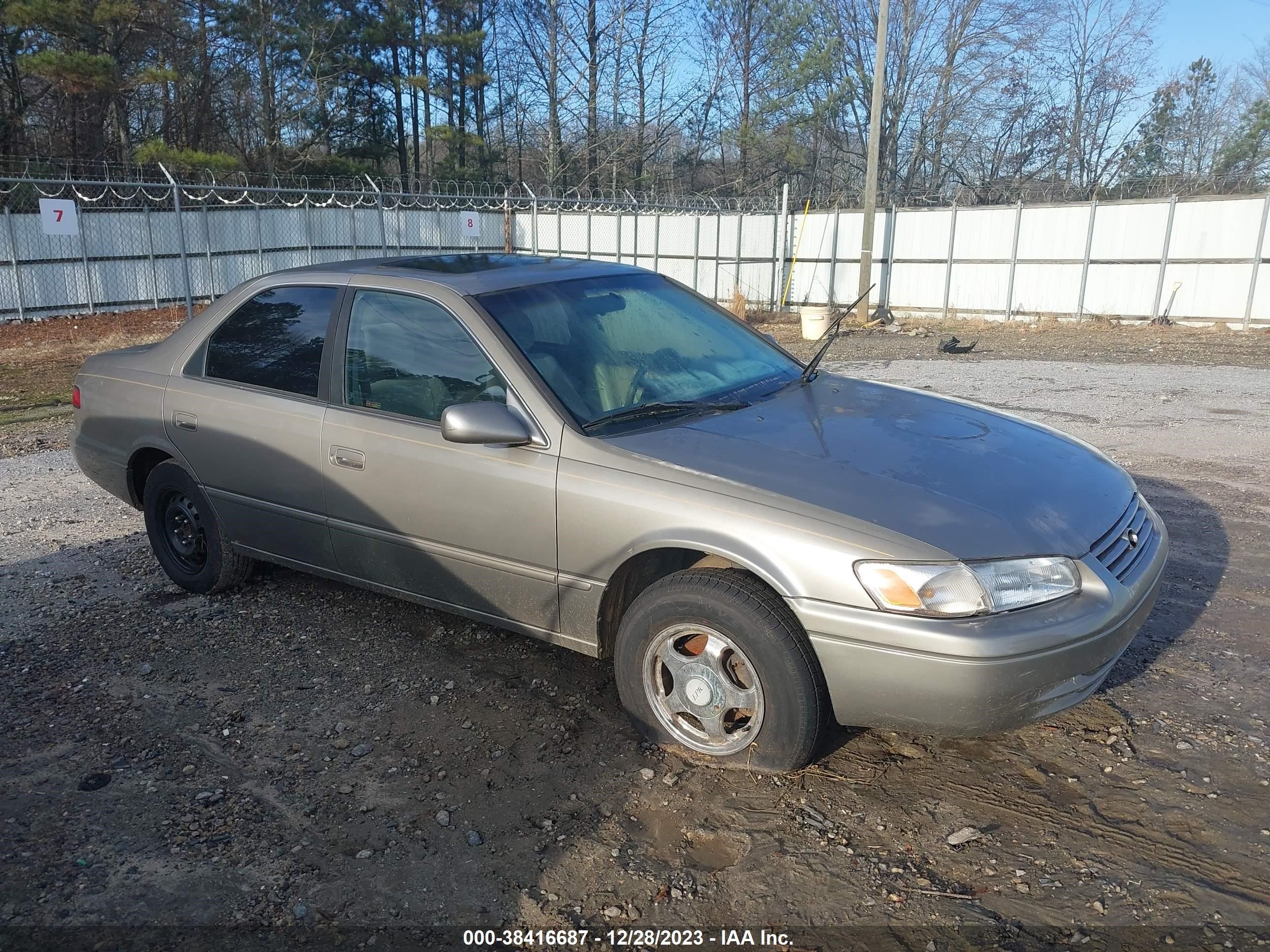 TOYOTA CAMRY 1997 4t1bg22k5vu013028