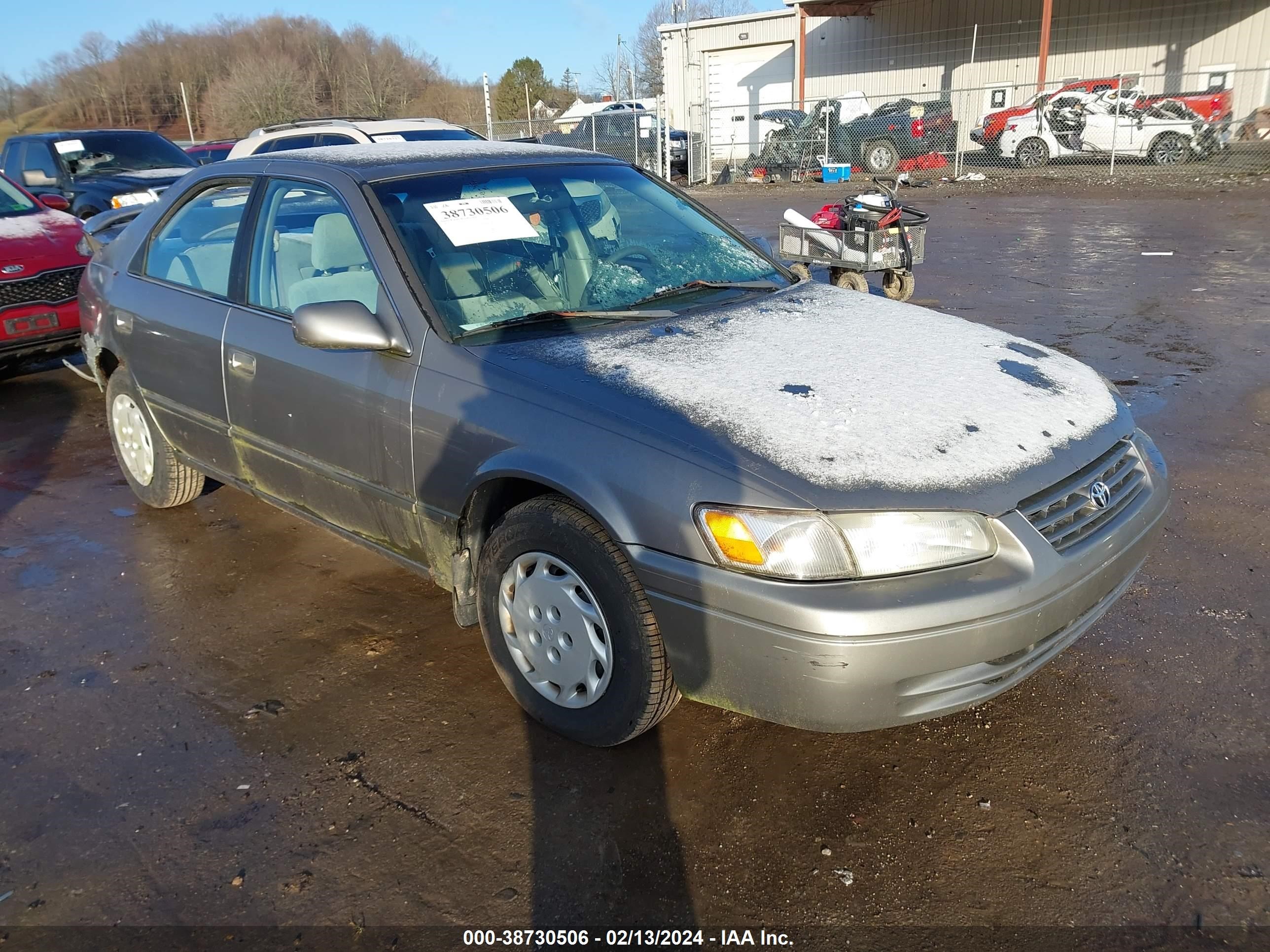 TOYOTA CAMRY 1997 4t1bg22k5vu037989