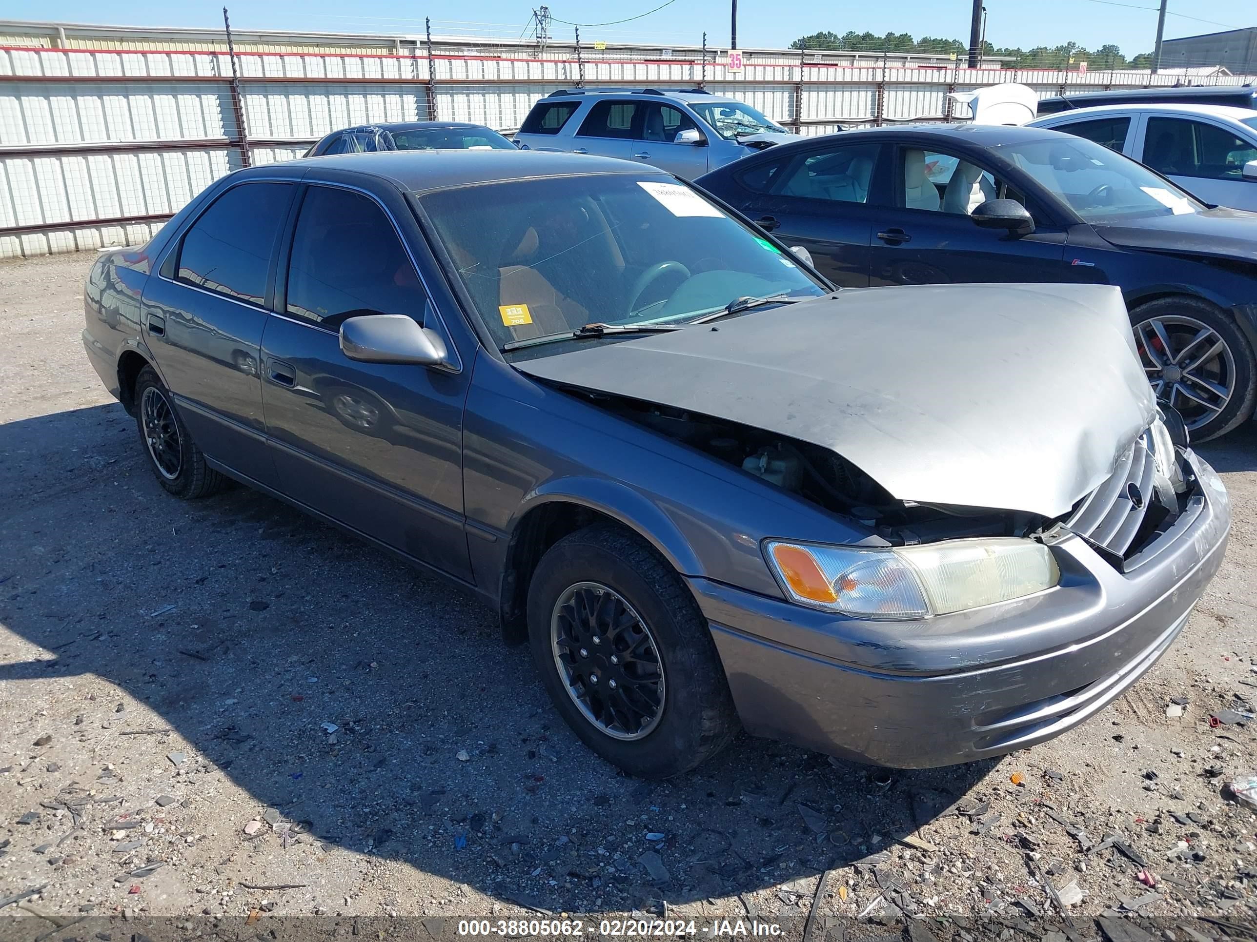 TOYOTA CAMRY 1997 4t1bg22k5vu106356