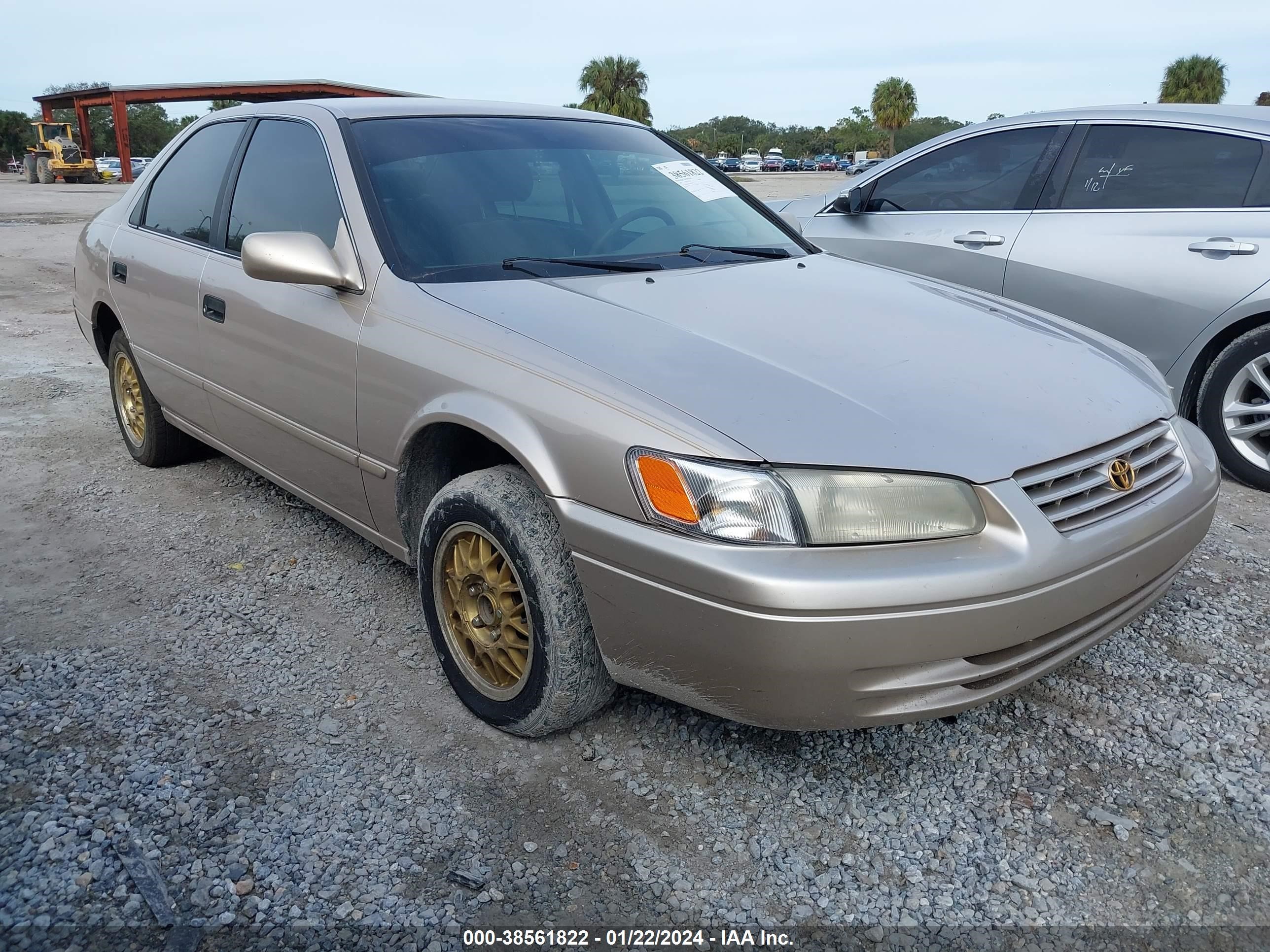 TOYOTA CAMRY 1997 4t1bg22k5vu821587