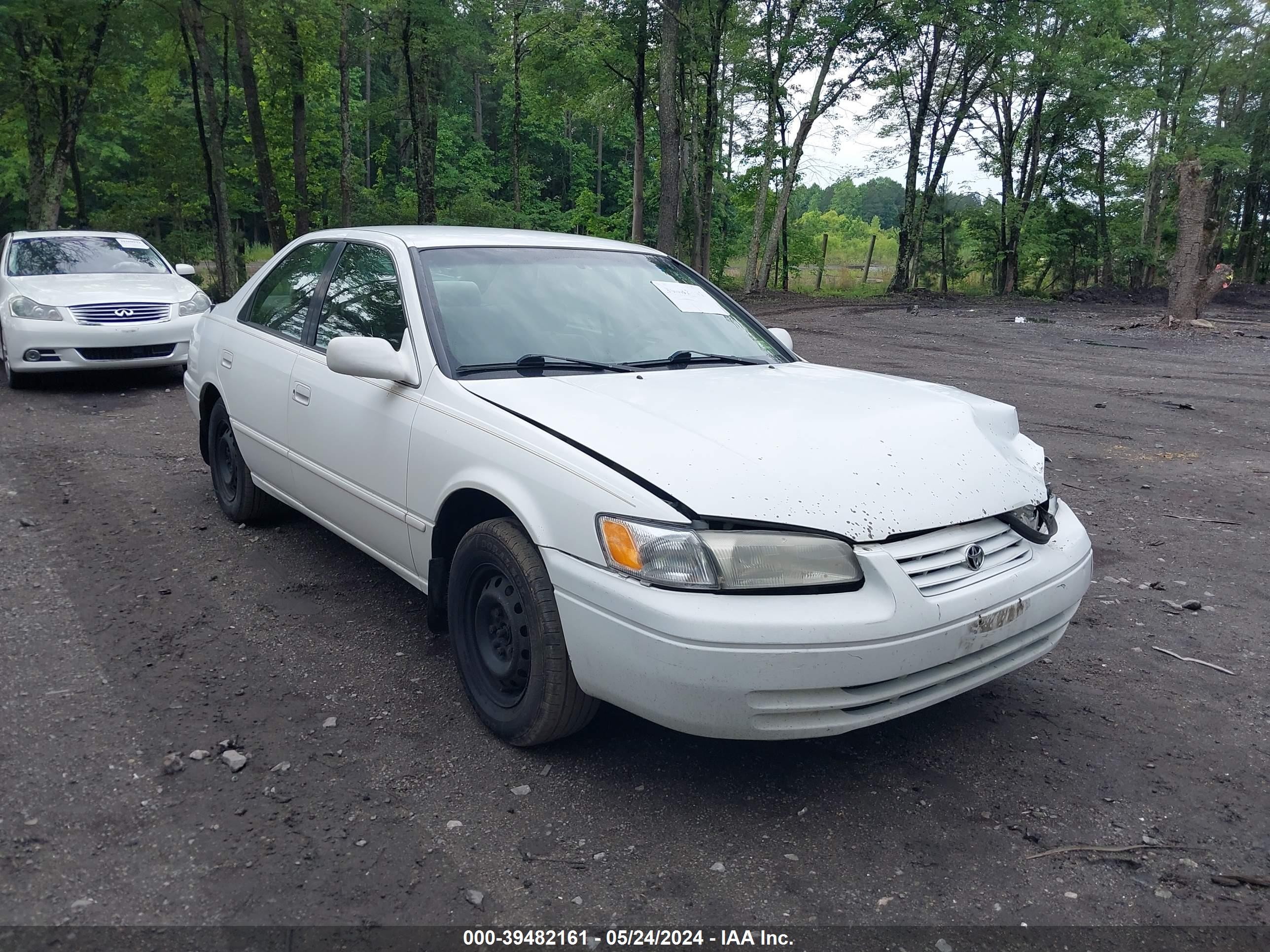 TOYOTA CAMRY 1998 4t1bg22k5wu846099