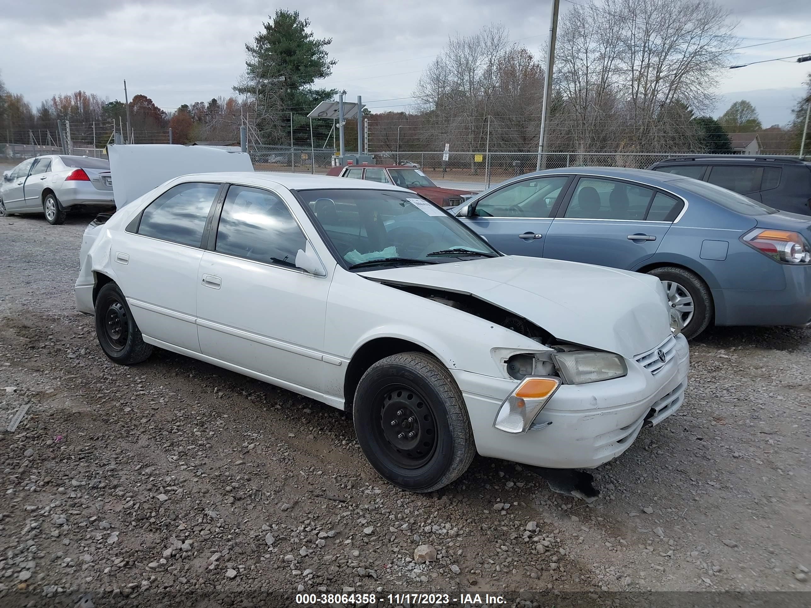 TOYOTA CAMRY 1999 4t1bg22k5xu591701