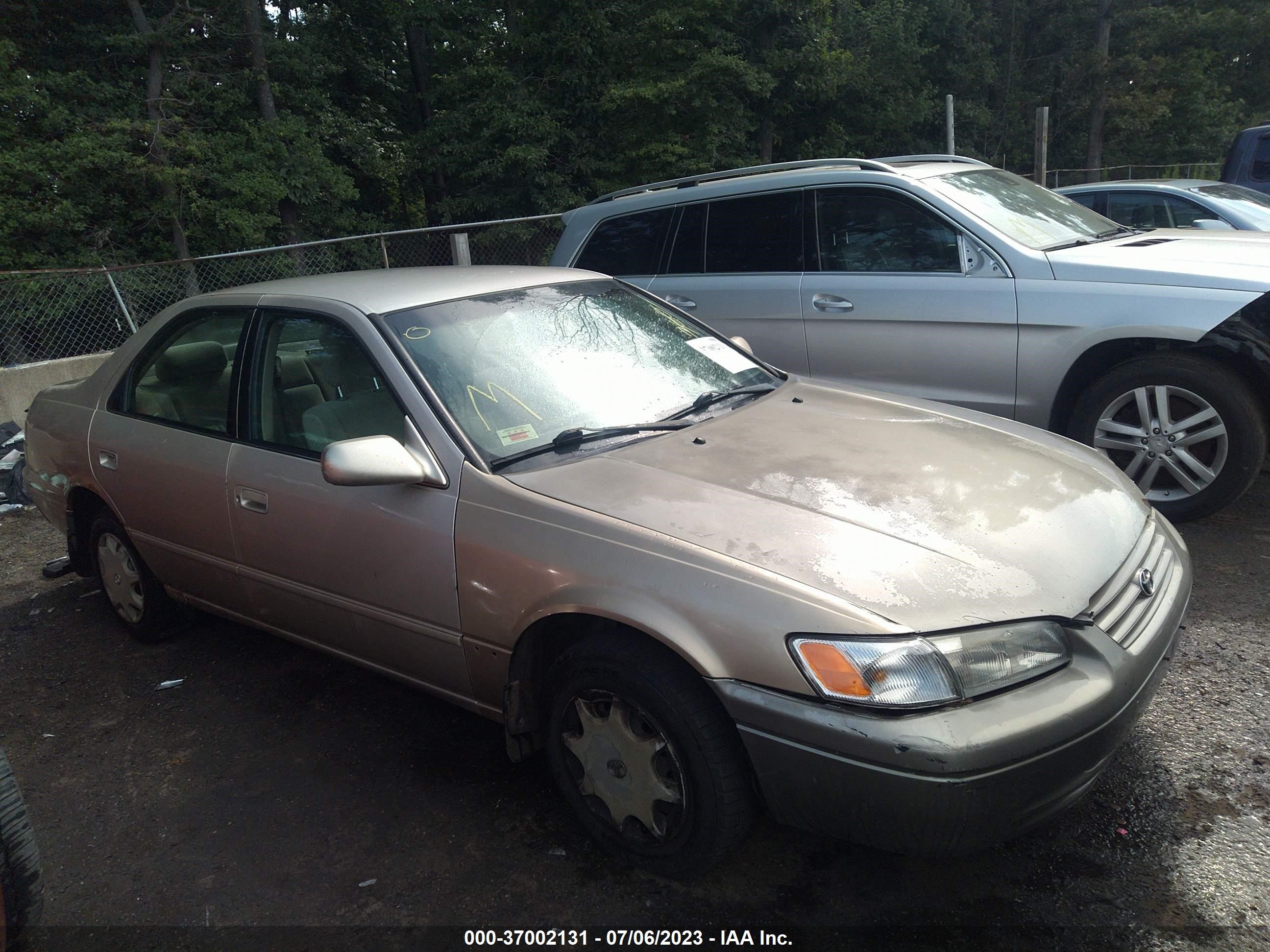 TOYOTA CAMRY 1999 4t1bg22k5xu612546