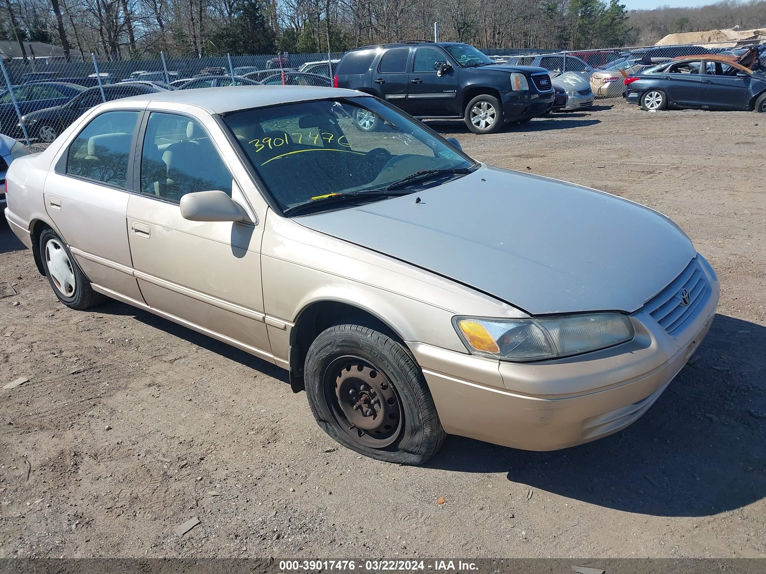 TOYOTA CAMRY 1997 4t1bg22k6vu815183