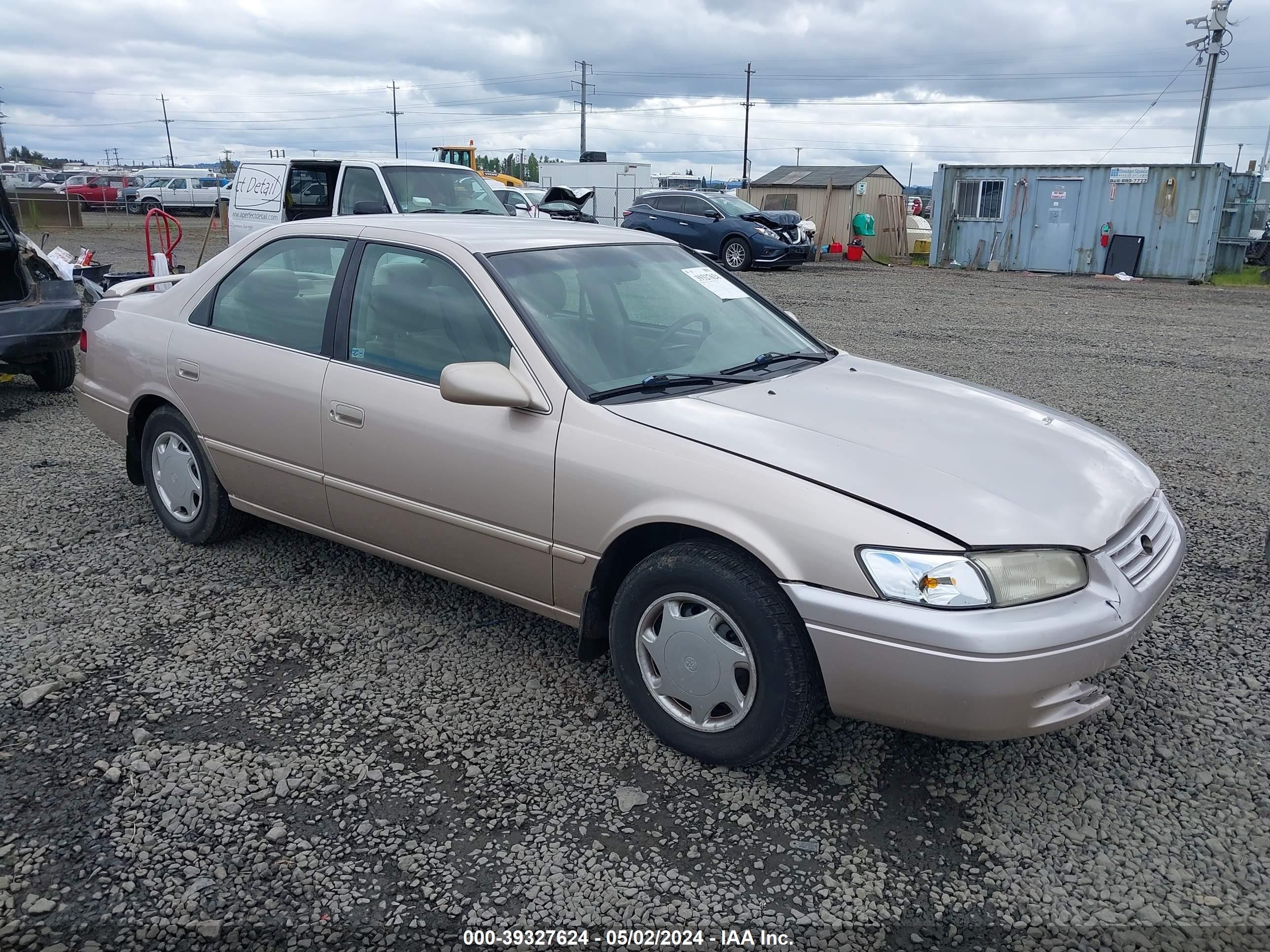 TOYOTA CAMRY 1999 4t1bg22k6xu889013