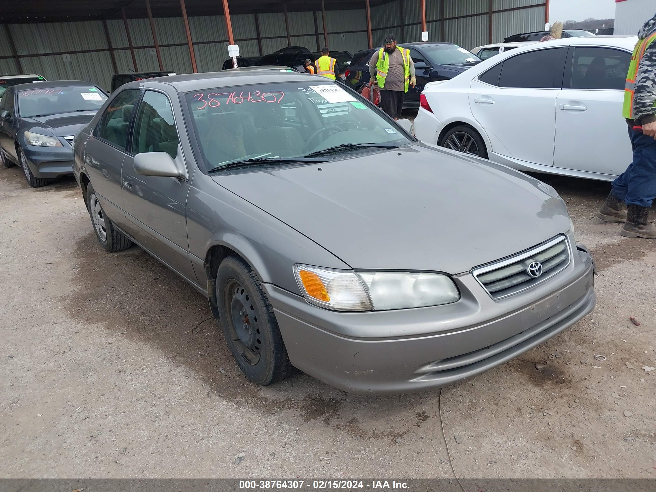 TOYOTA CAMRY 2001 4t1bg22k71u107132