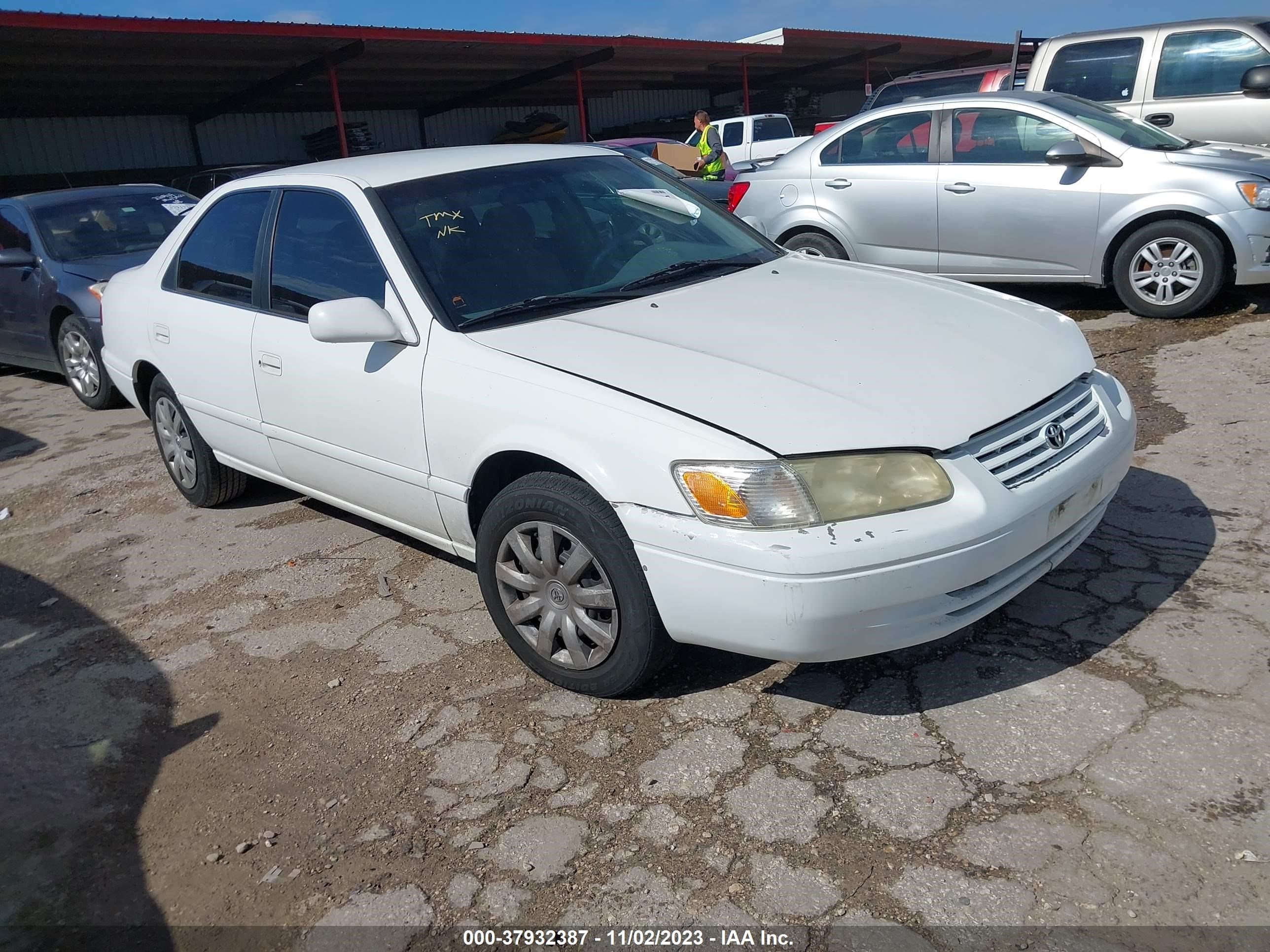 TOYOTA CAMRY 2001 4t1bg22k71u771155