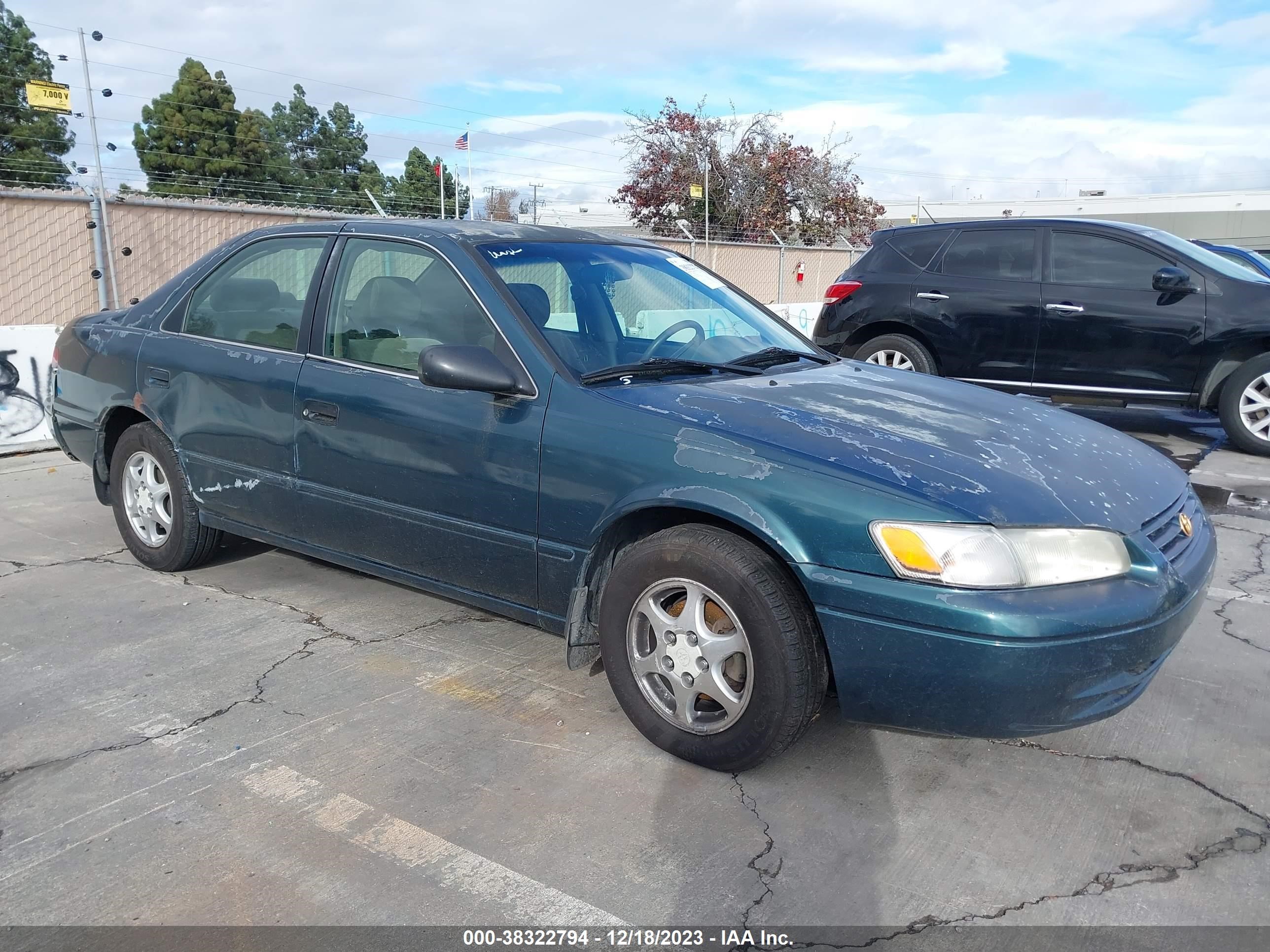 TOYOTA CAMRY 1998 4t1bg22k7wu216598