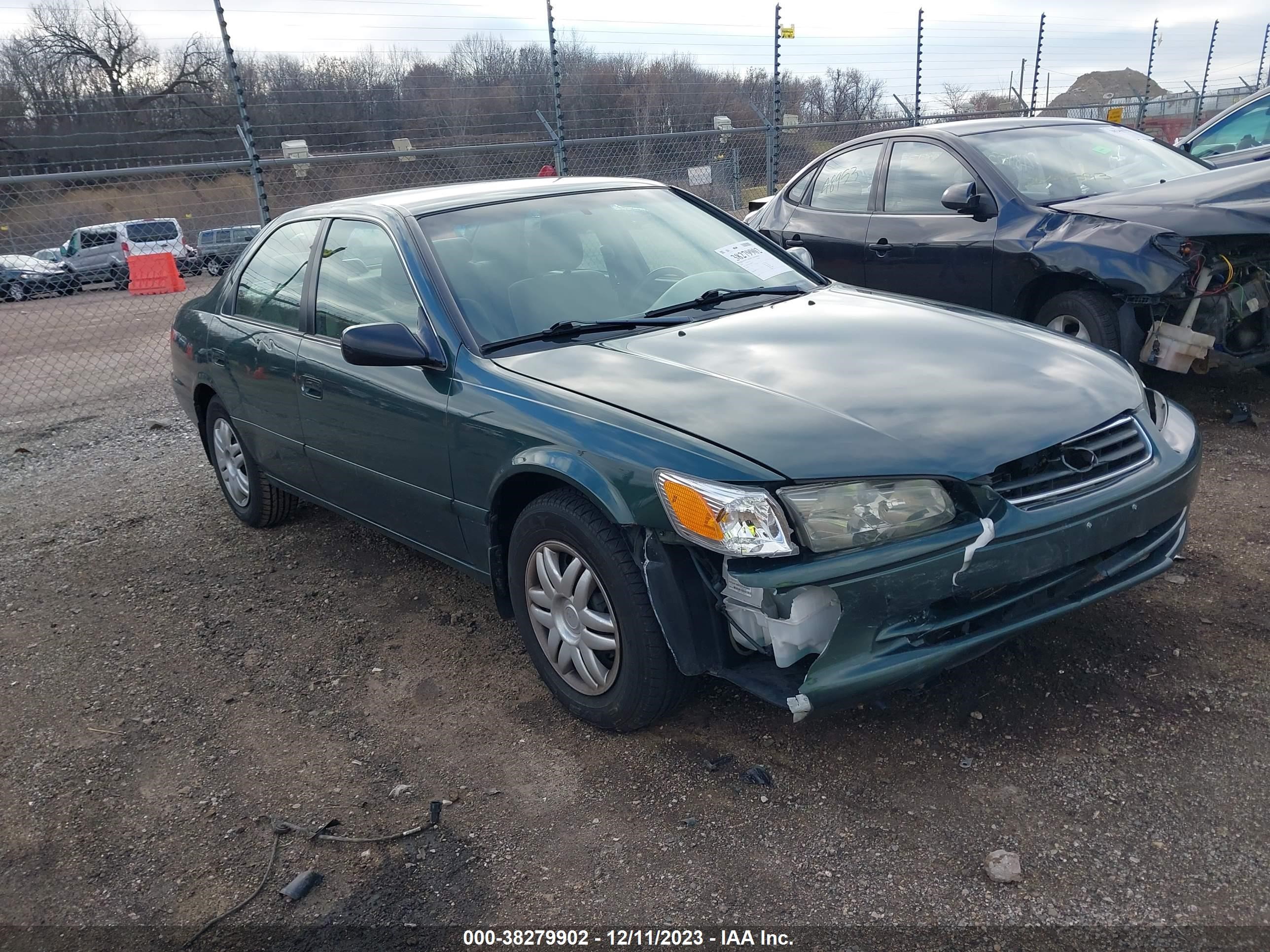 TOYOTA CAMRY 2001 4t1bg22k81u099137