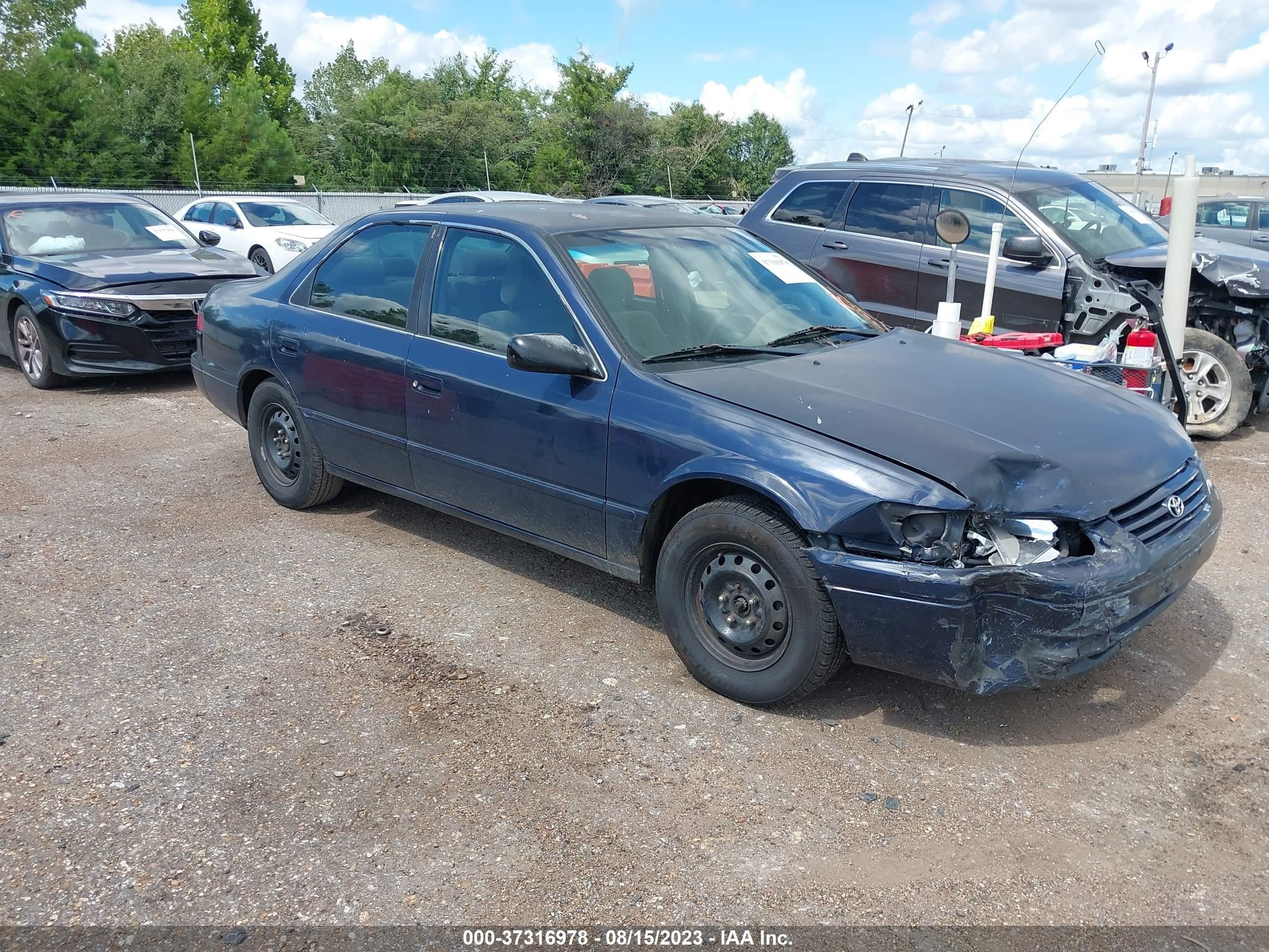 TOYOTA CAMRY 1998 4t1bg22k8wu222510