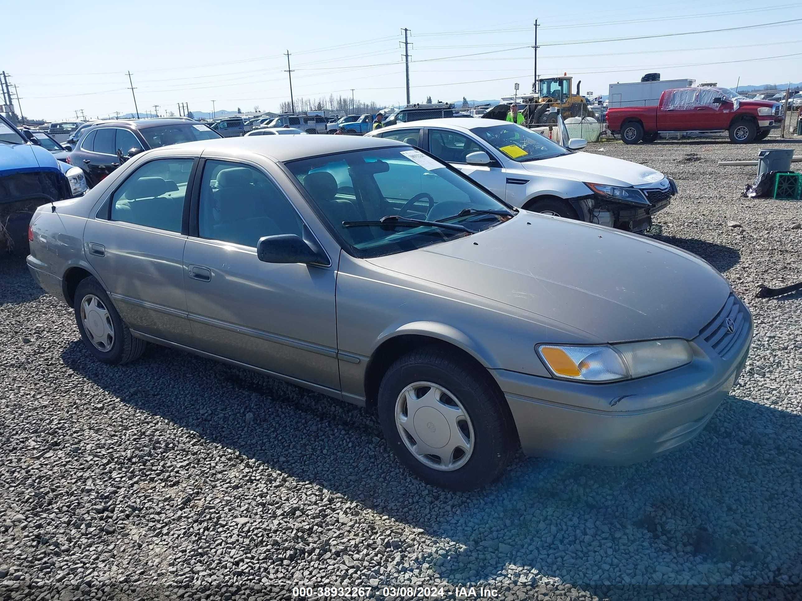 TOYOTA CAMRY 1998 4t1bg22k8wu290953