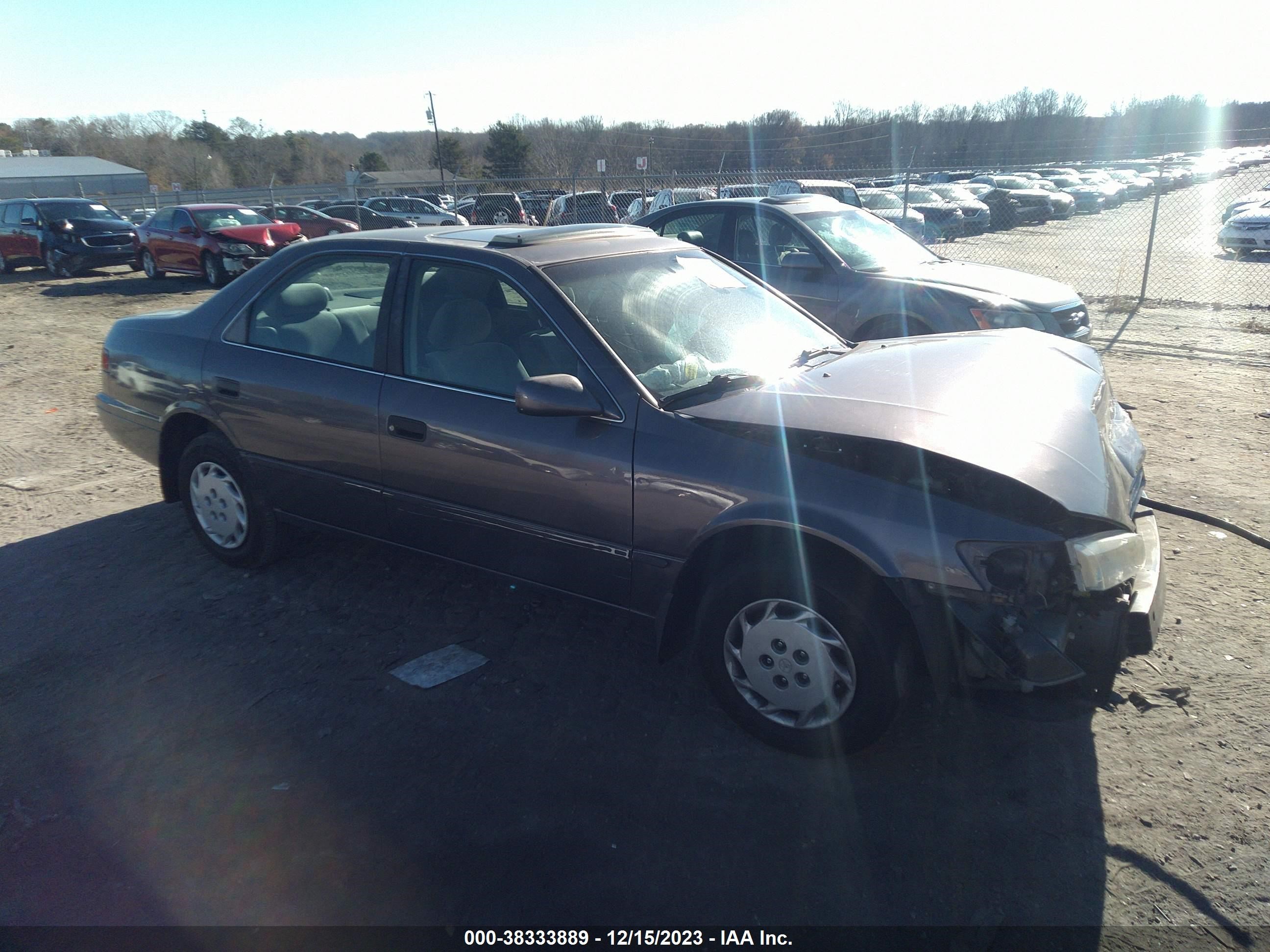 TOYOTA CAMRY 1999 4t1bg22k8xu452534