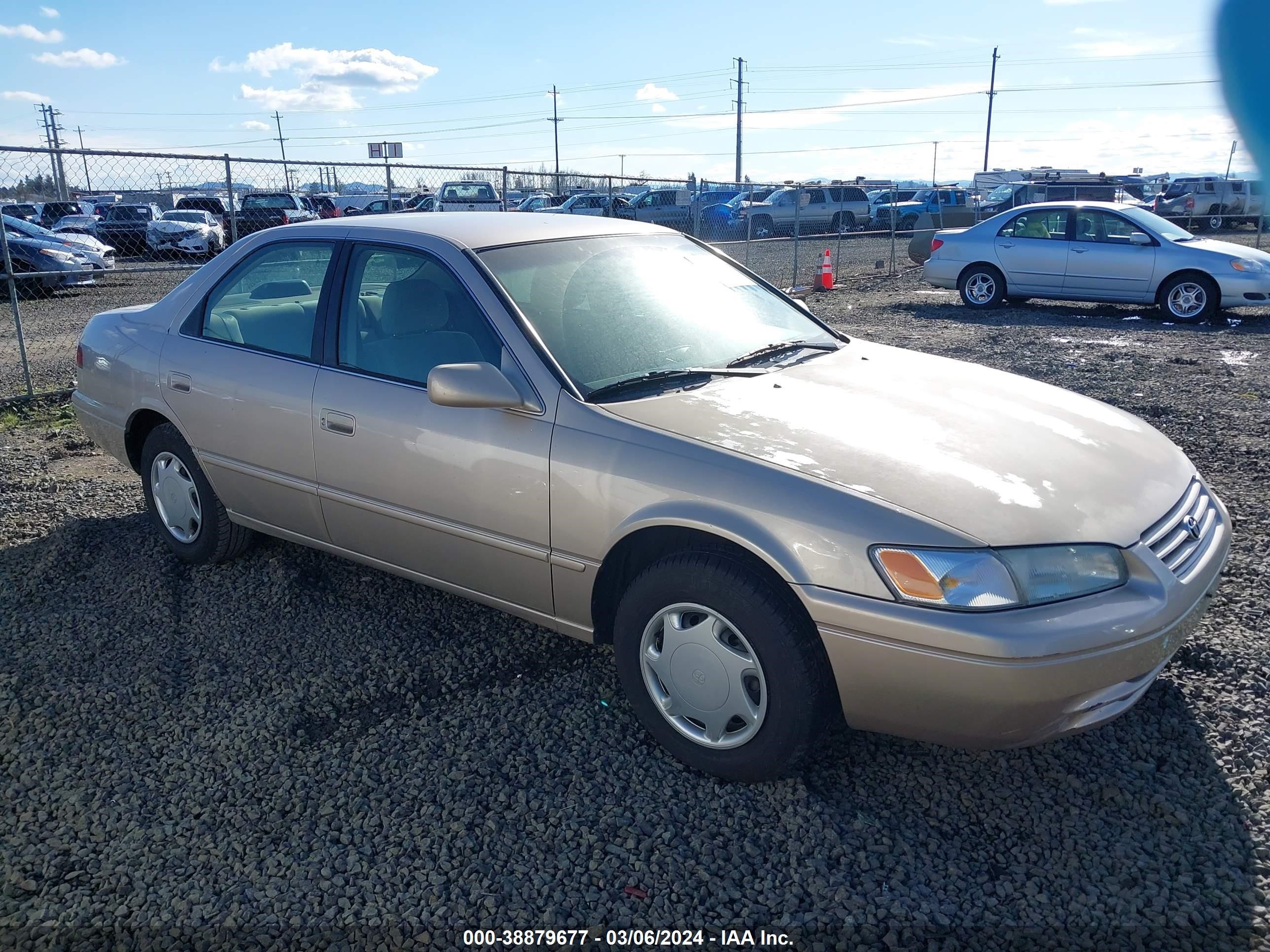 TOYOTA CAMRY 1999 4t1bg22k8xu875887