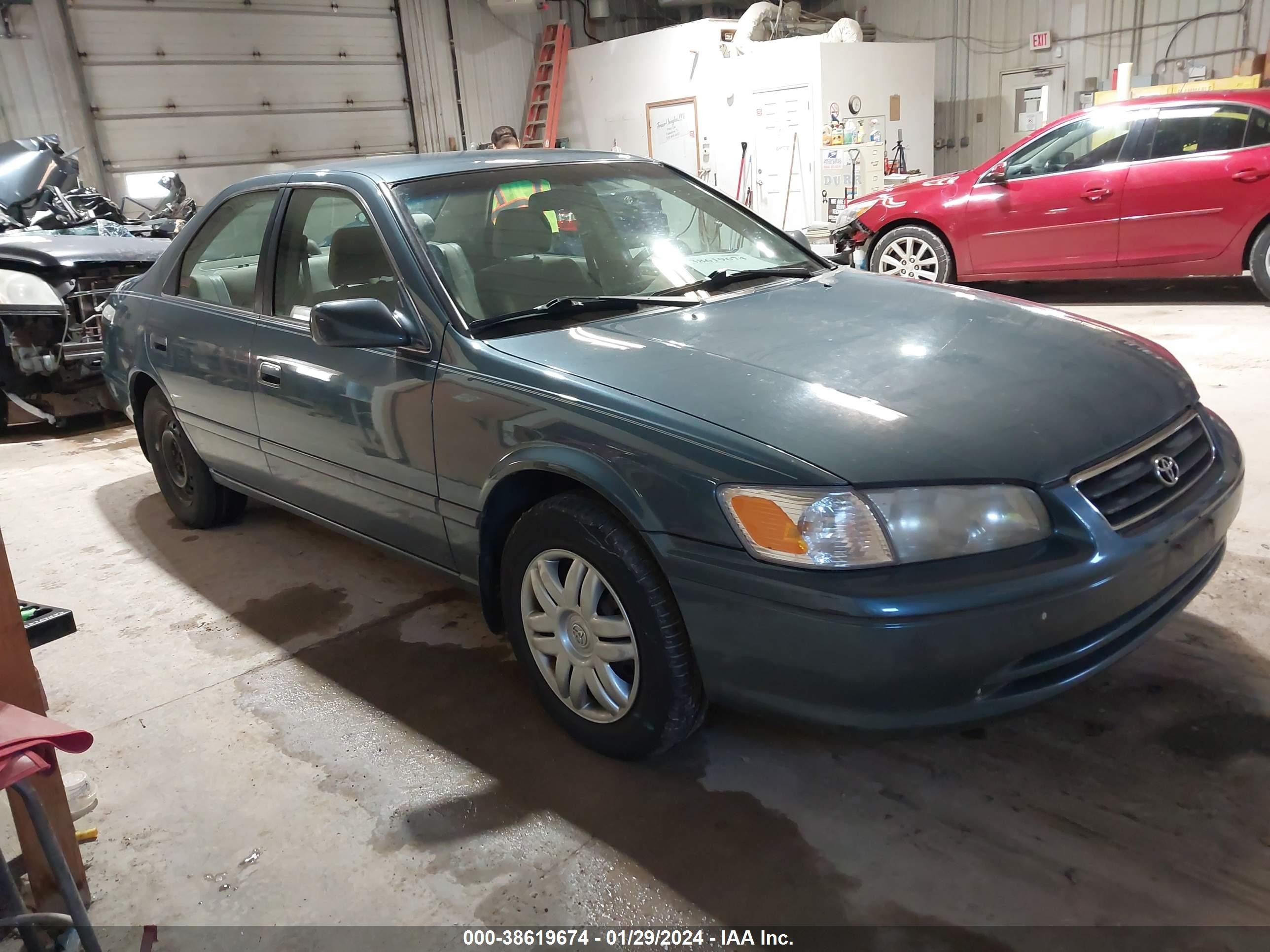 TOYOTA CAMRY 2001 4t1bg22k91u790418