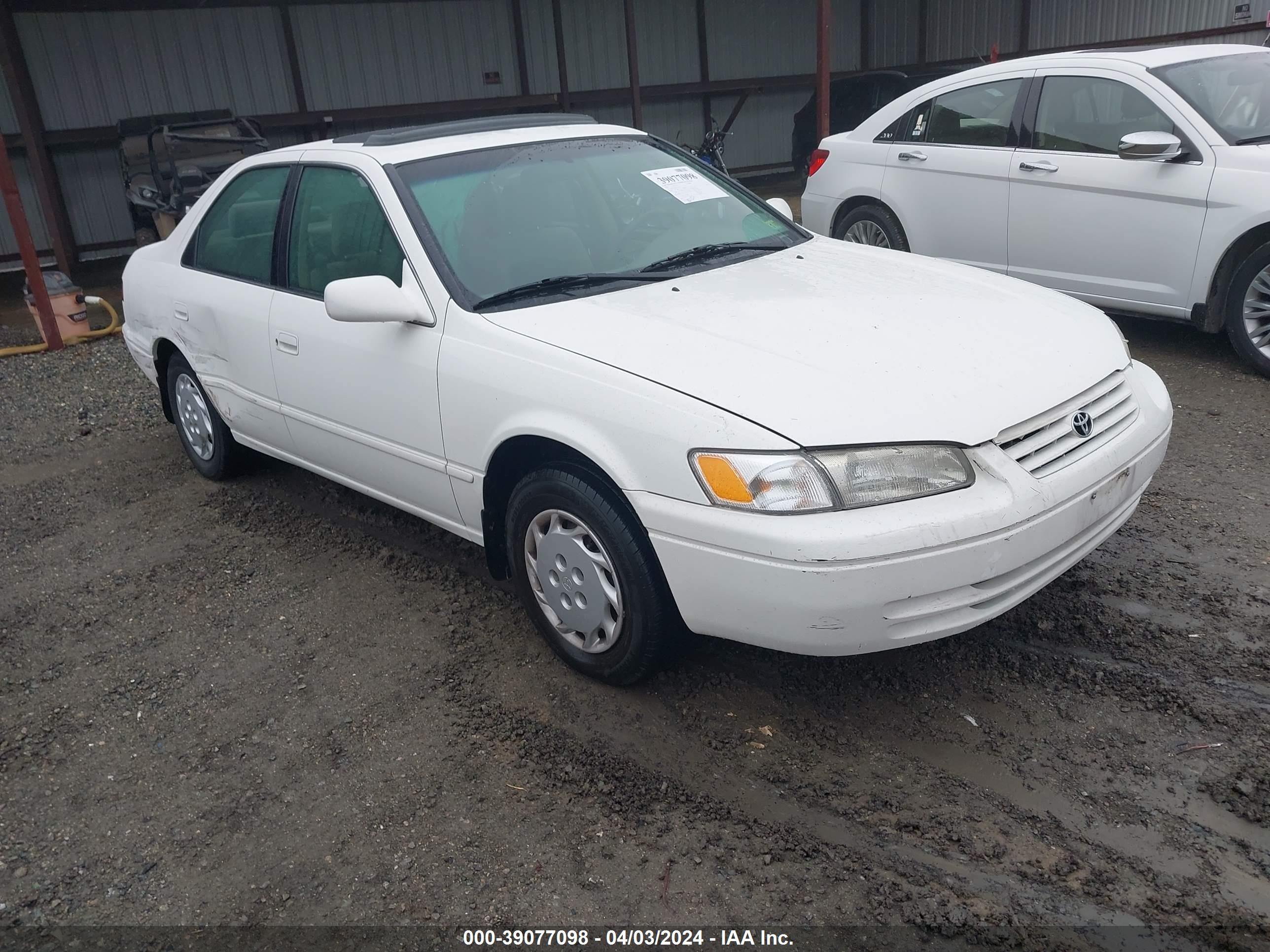 TOYOTA CAMRY 1998 4t1bg22k9wu305430