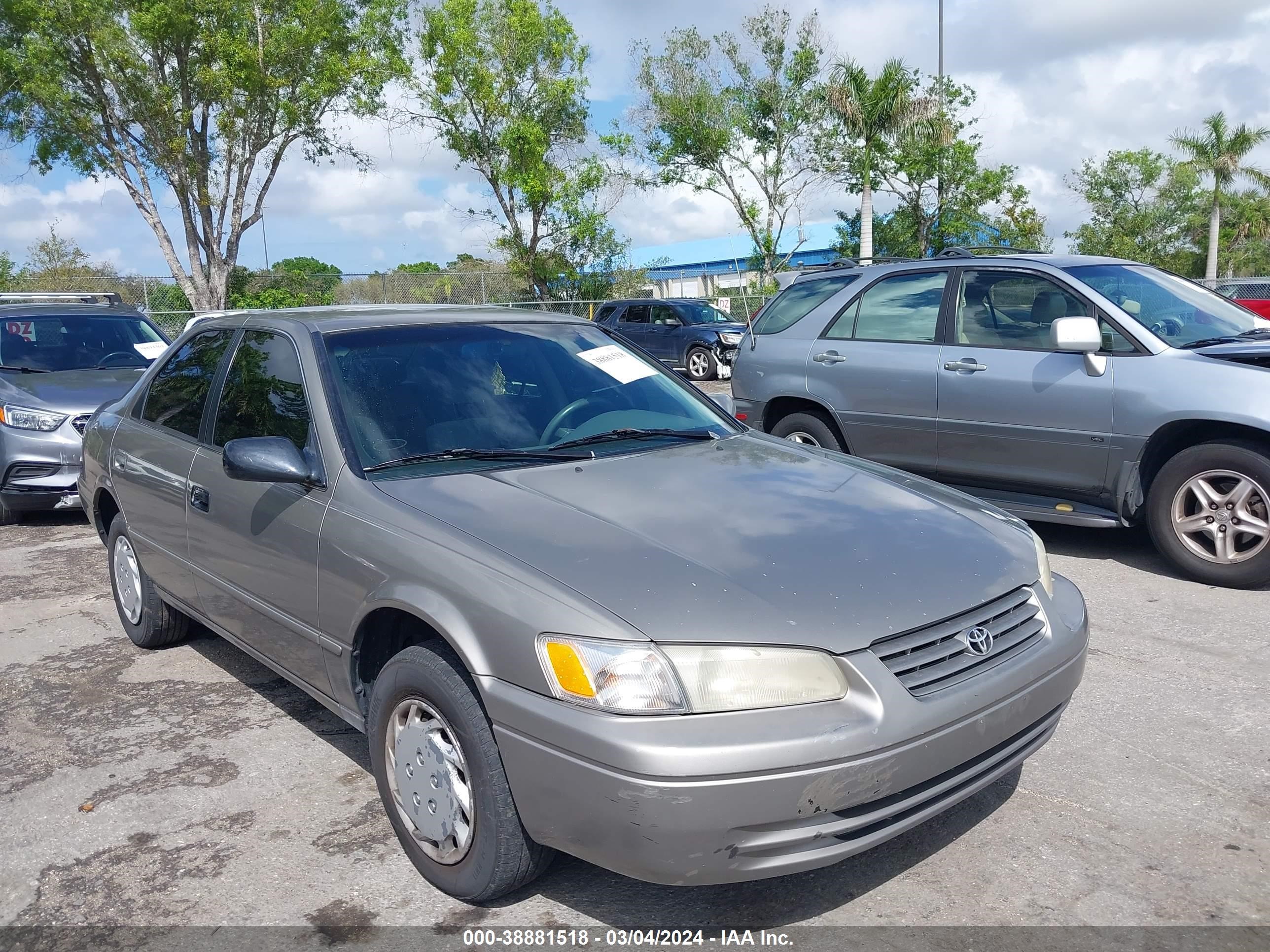 TOYOTA CAMRY 1998 4t1bg22k9wu386588