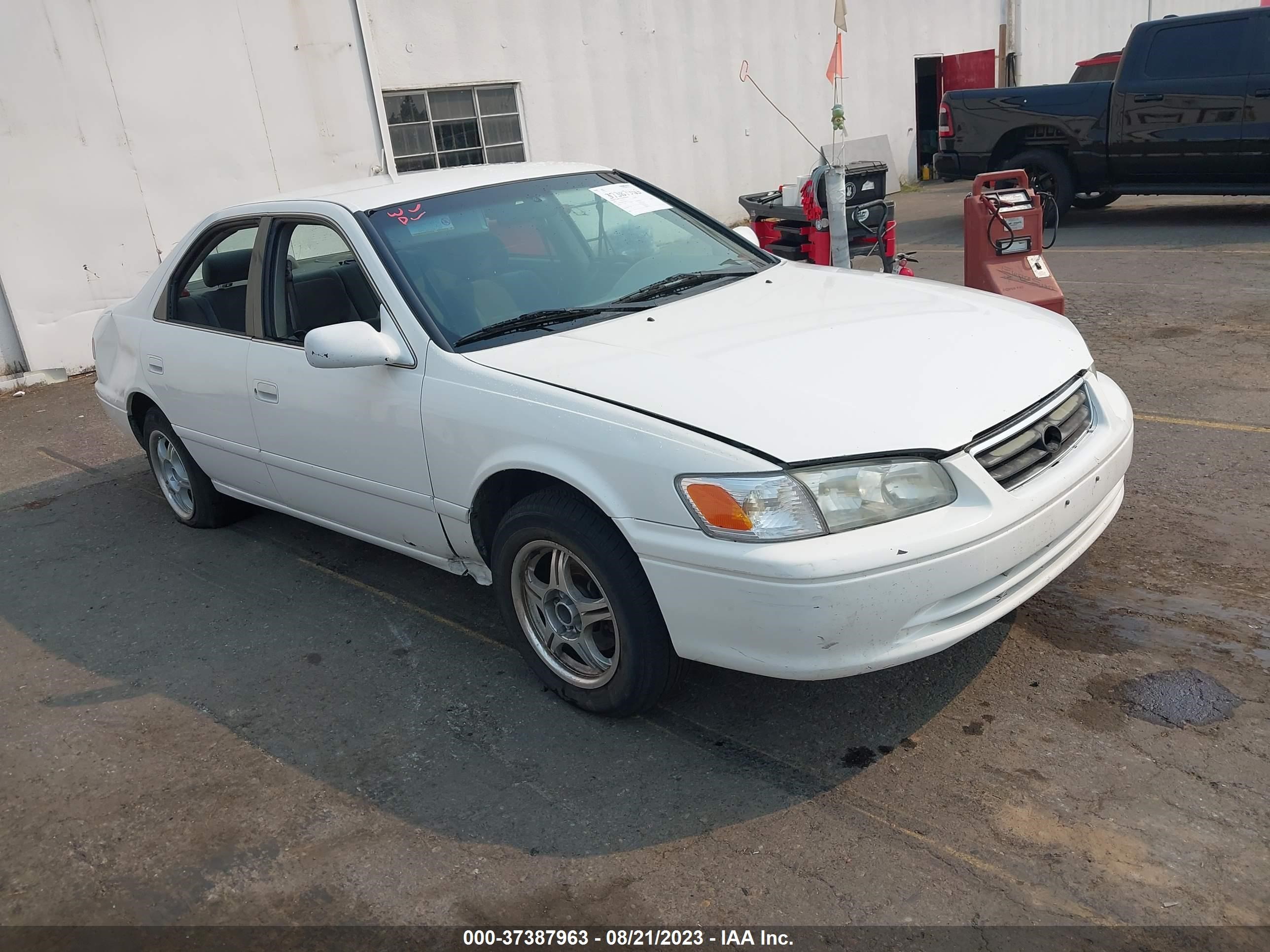 TOYOTA CAMRY 2001 4t1bg22kx1u826651