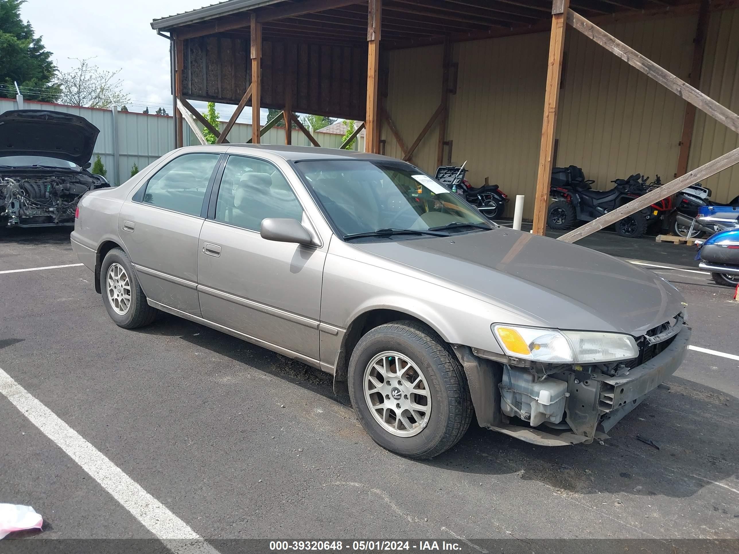 TOYOTA CAMRY 1999 4t1bg22kxxu425853