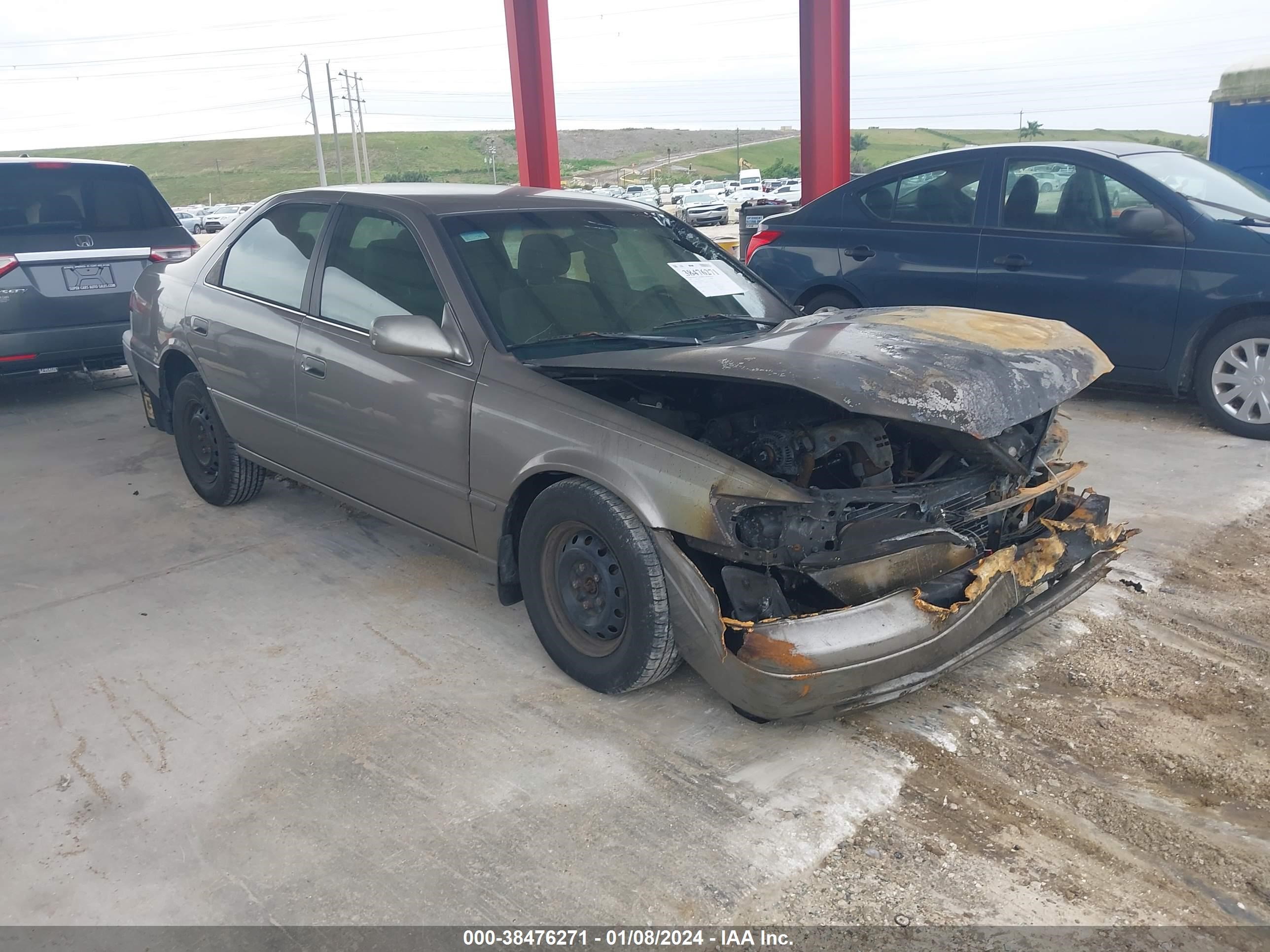 TOYOTA CAMRY 1999 4t1bg22kxxu565868