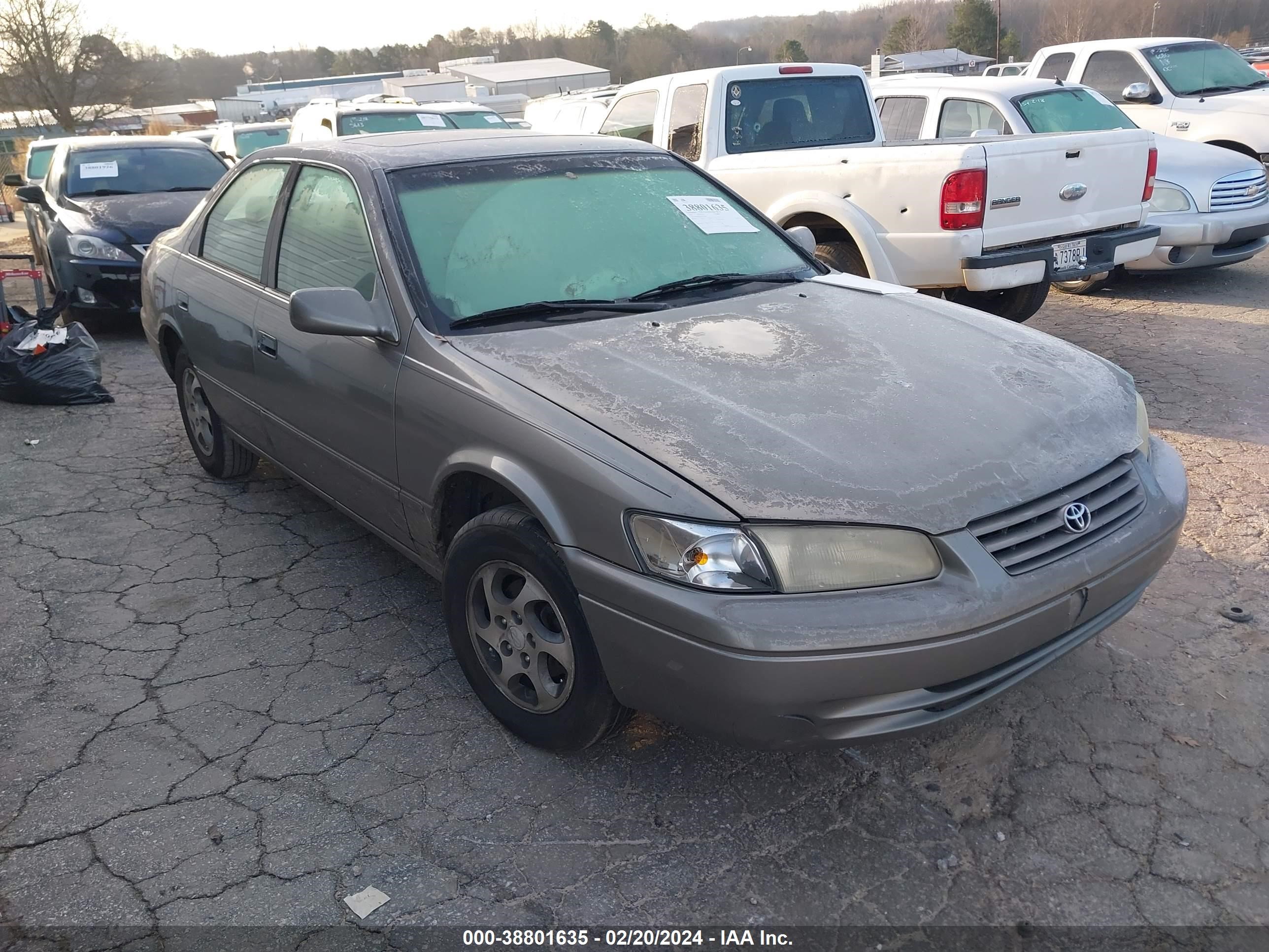 TOYOTA CAMRY 1998 4t1bg28k1wu230696