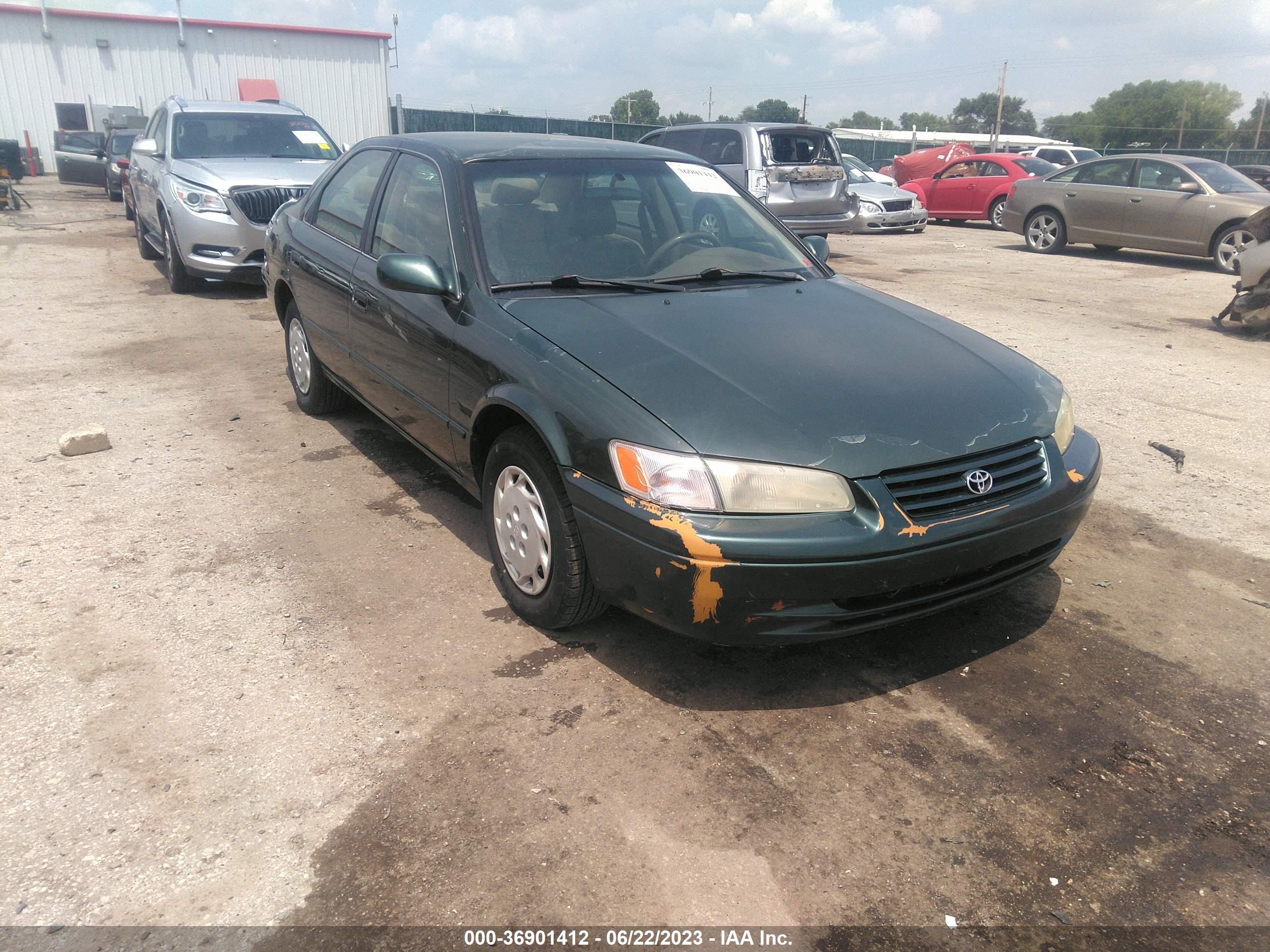 TOYOTA CAMRY 1999 4t1bg28k7xu526176